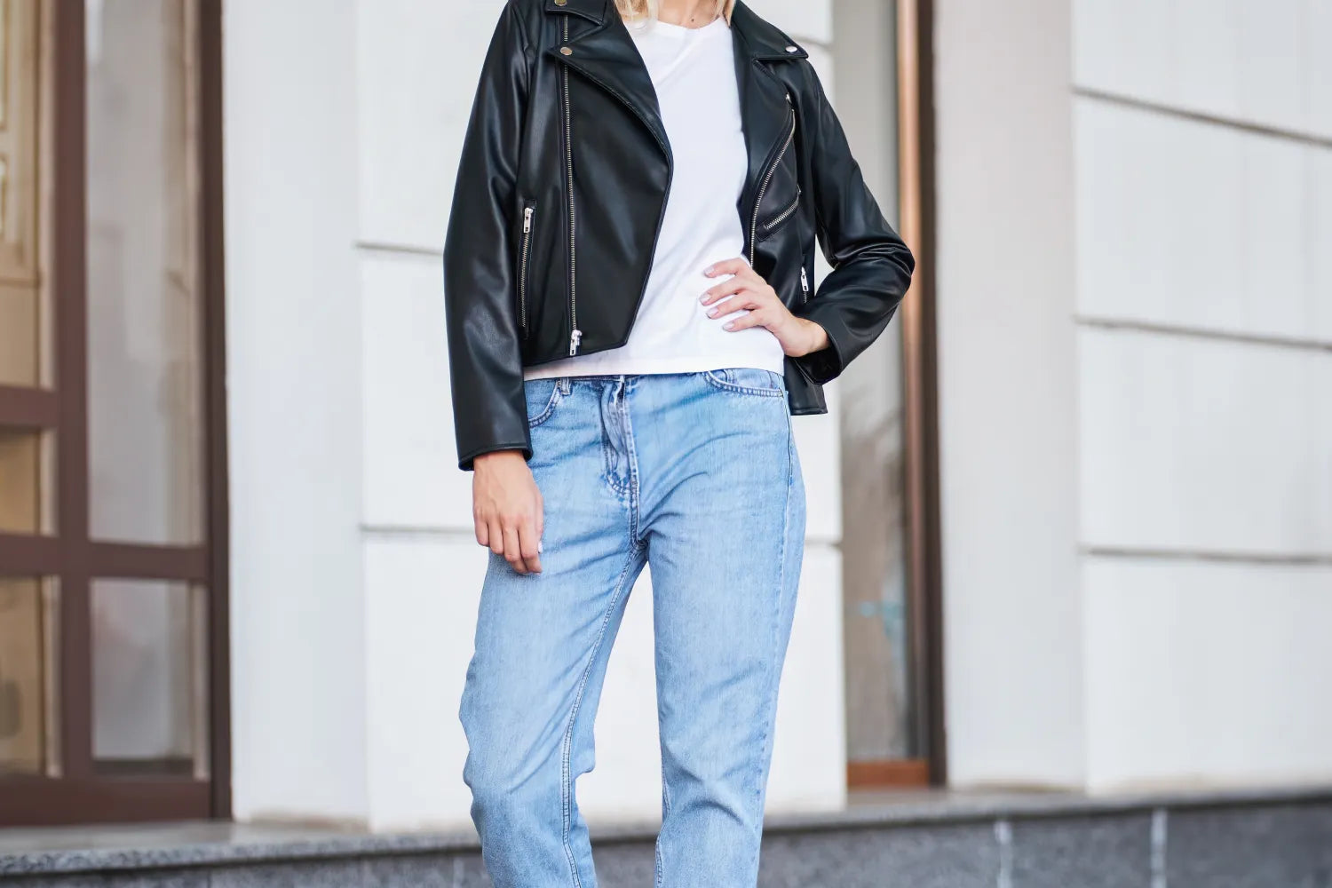 Are Straight-Leg Jeans in Style?