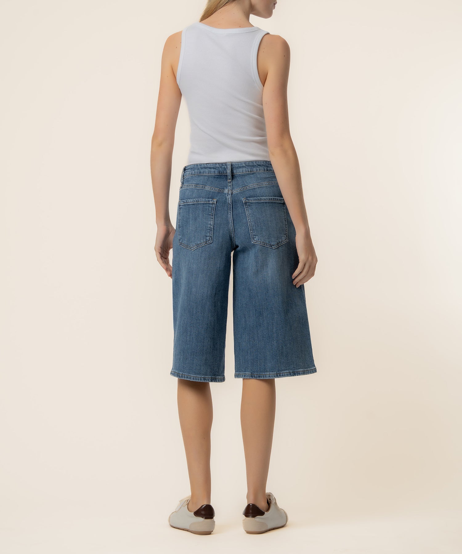 Mandy High Rise Bermuda Short in Miracle Wash