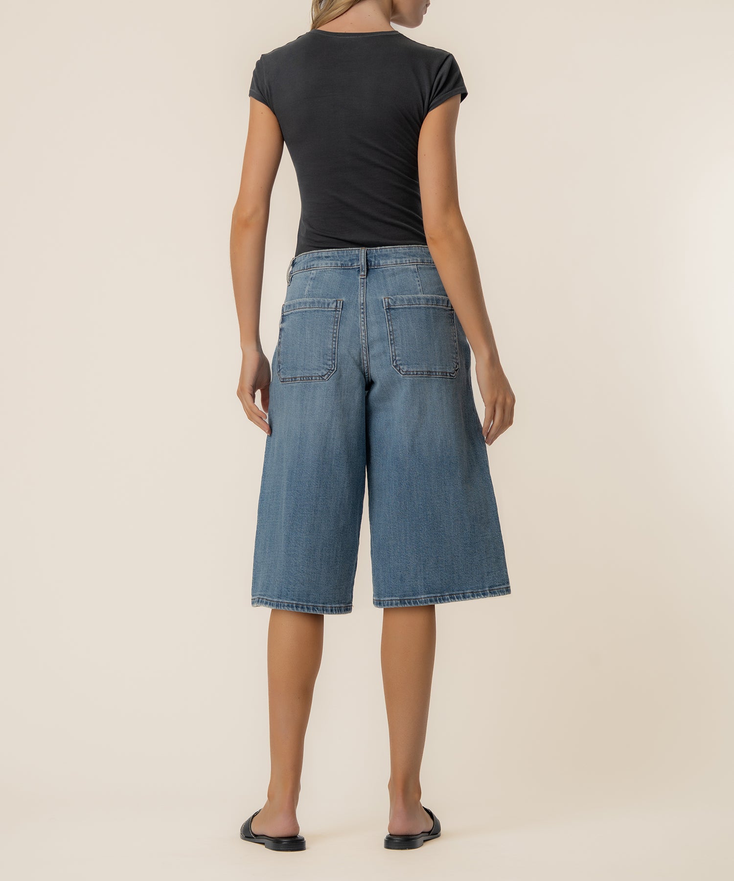 Mandy High Rise Bermuda Short, Exclusive in Solicit Wash