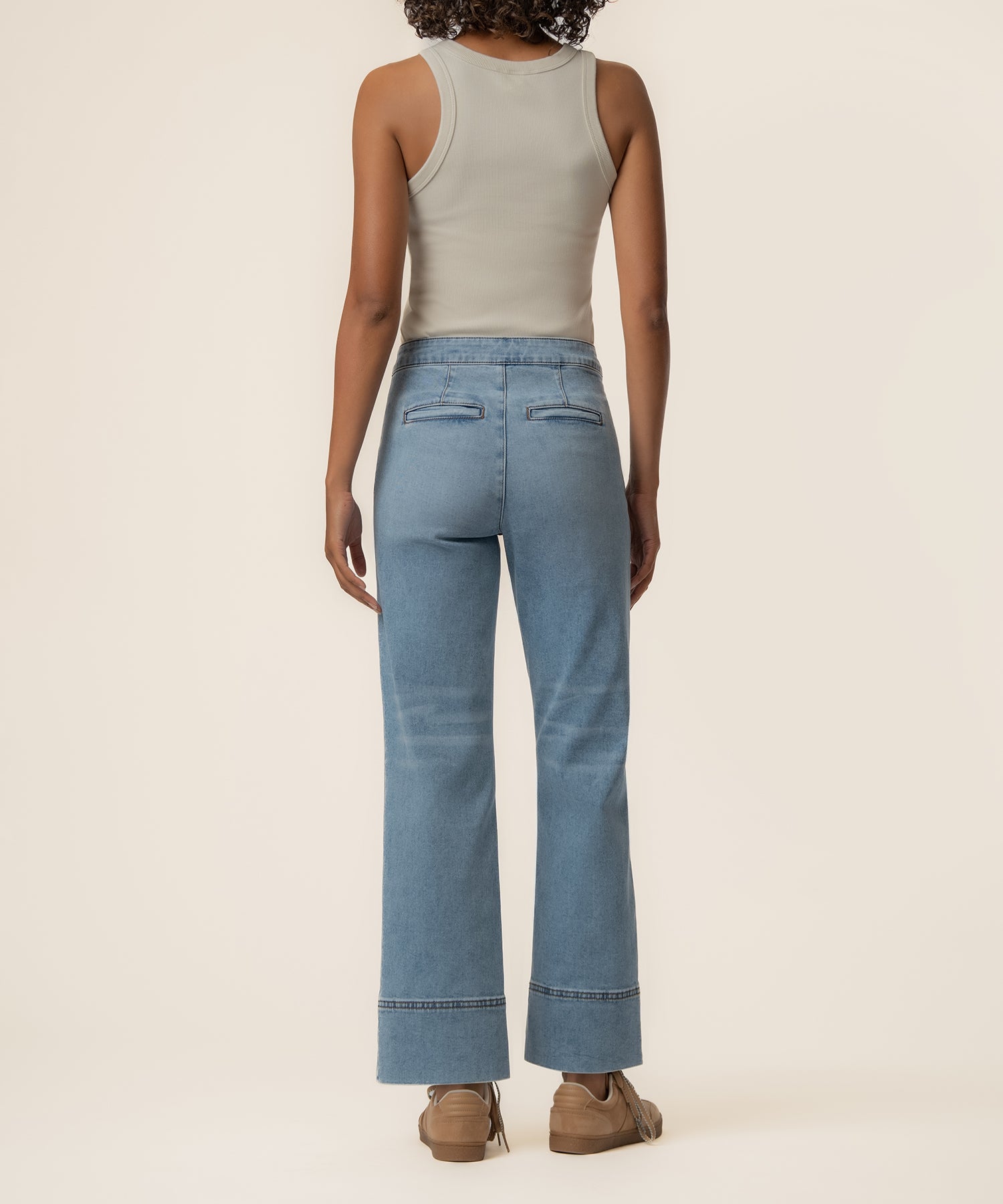 Charlotte High Rise Straight Leg in Contact Wash