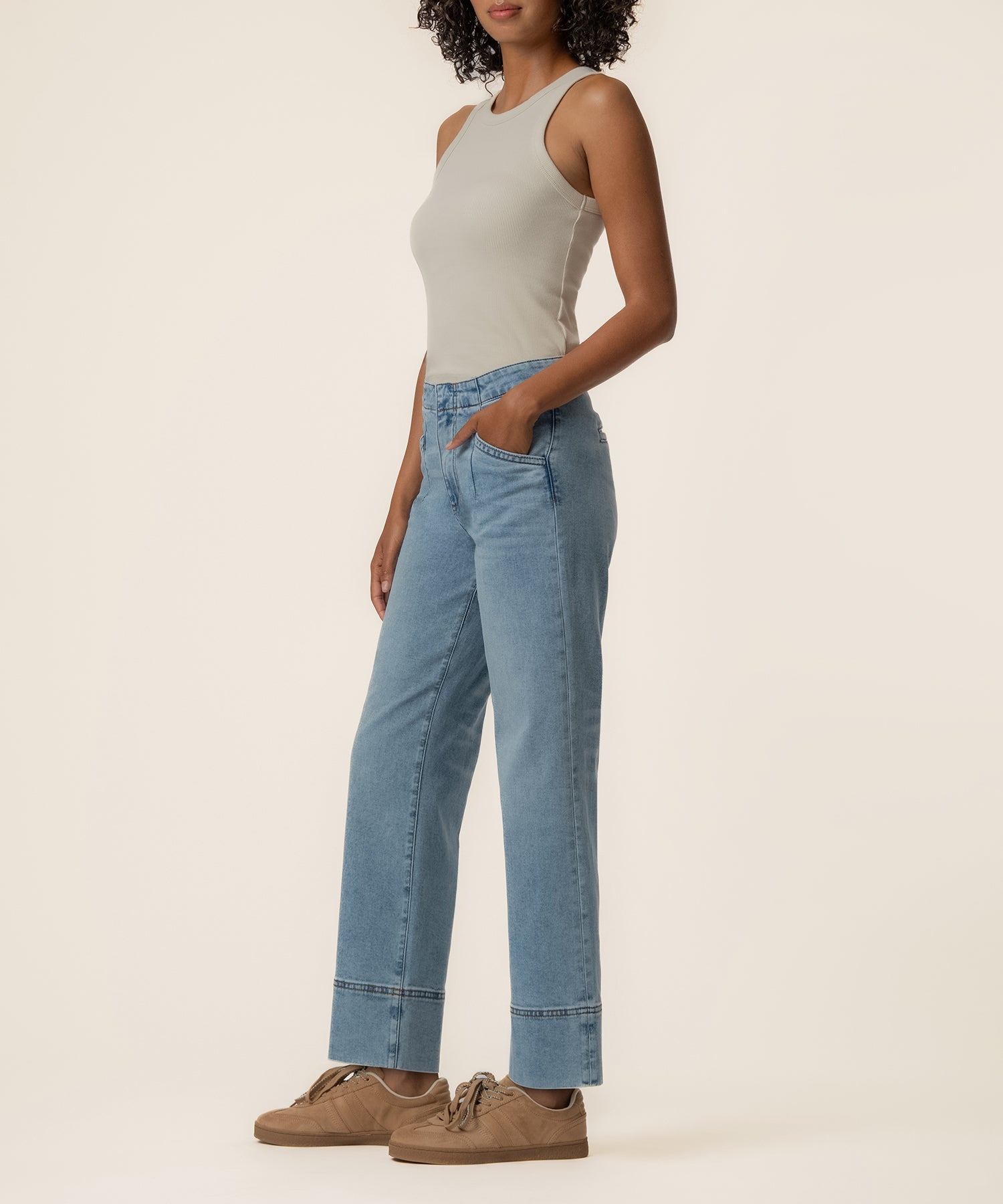 Charlotte High Rise Straight Leg in Contact Wash