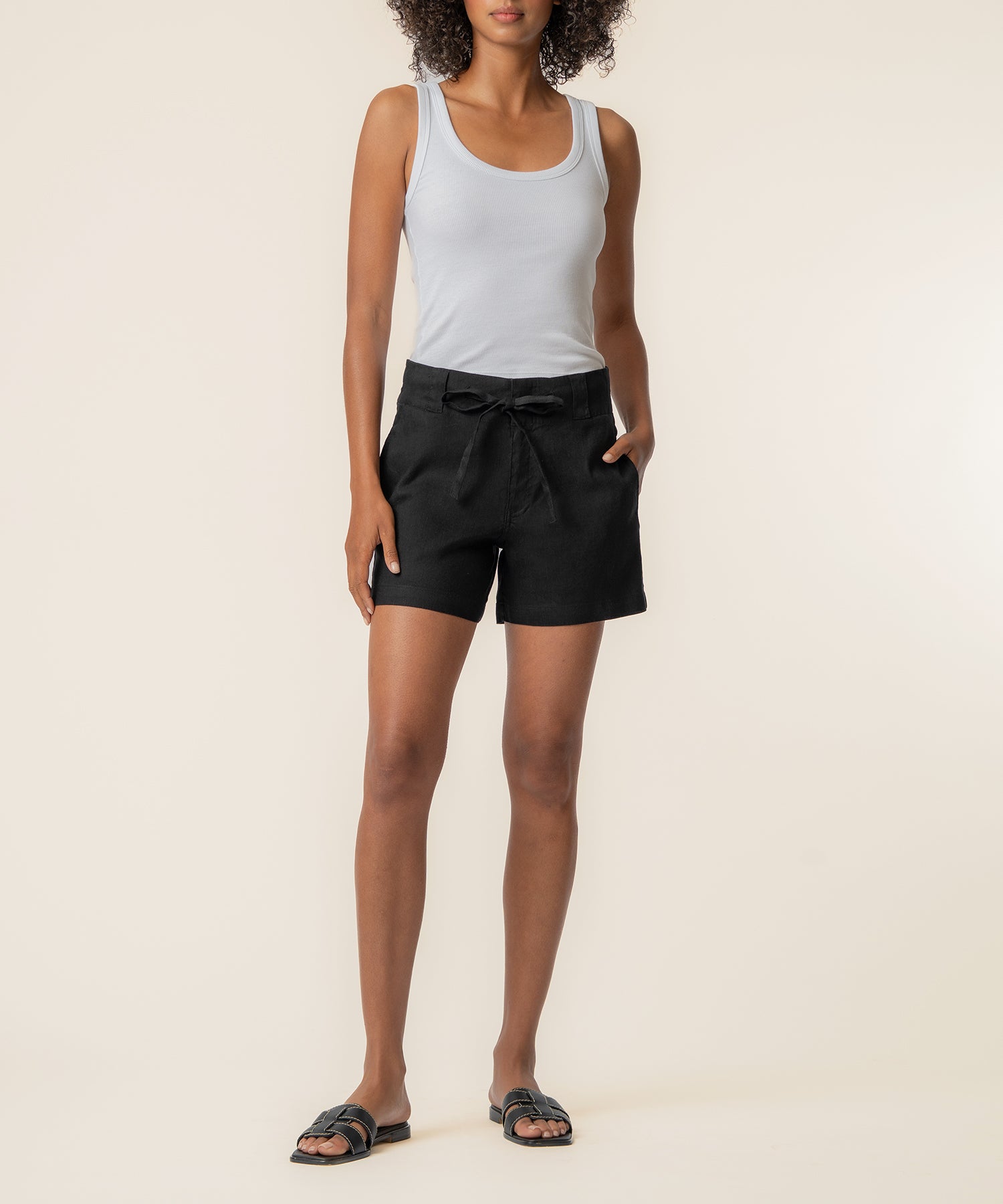 Katie Linen High Rise Short in Black