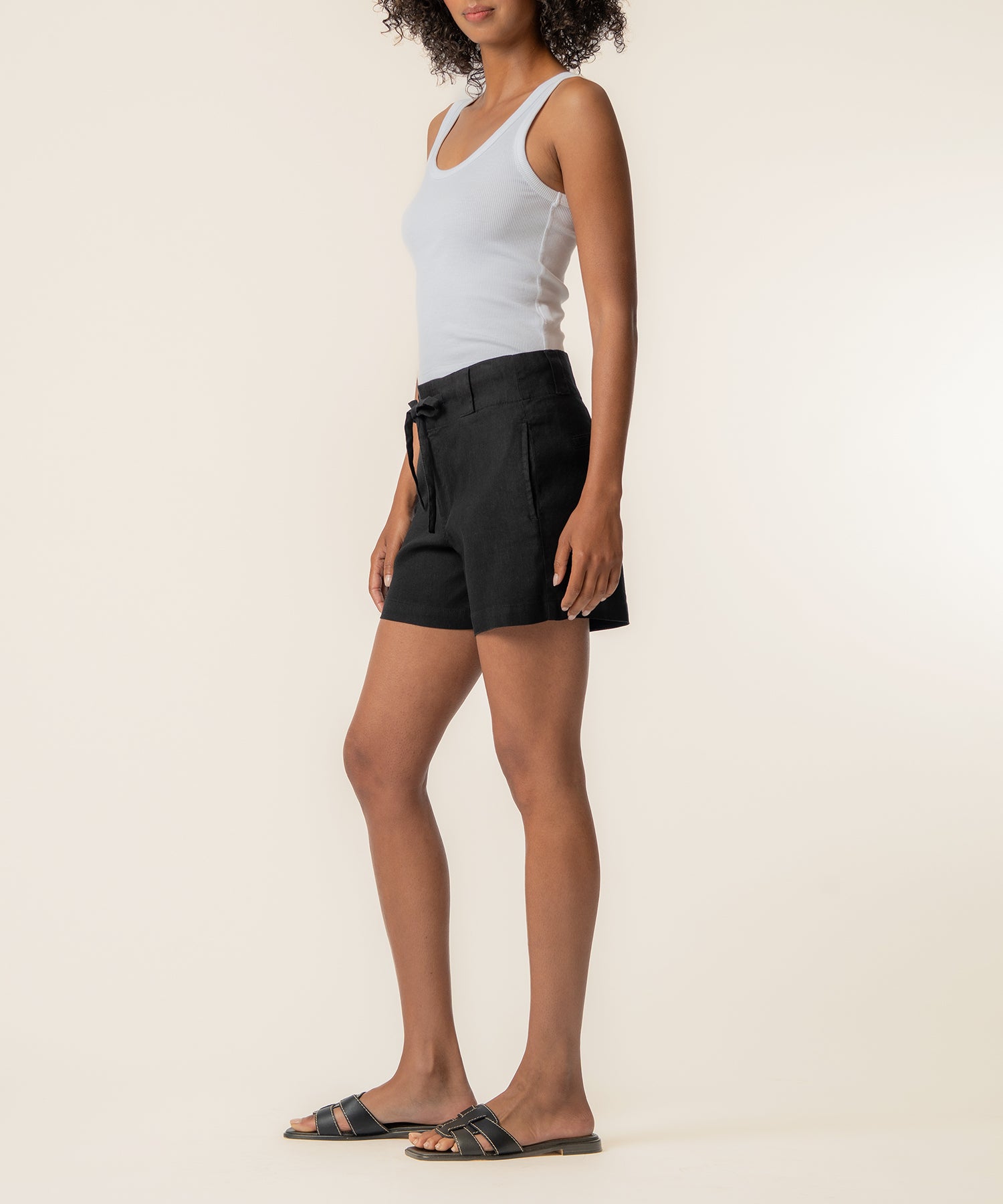 Katie Linen High Rise Short in Black