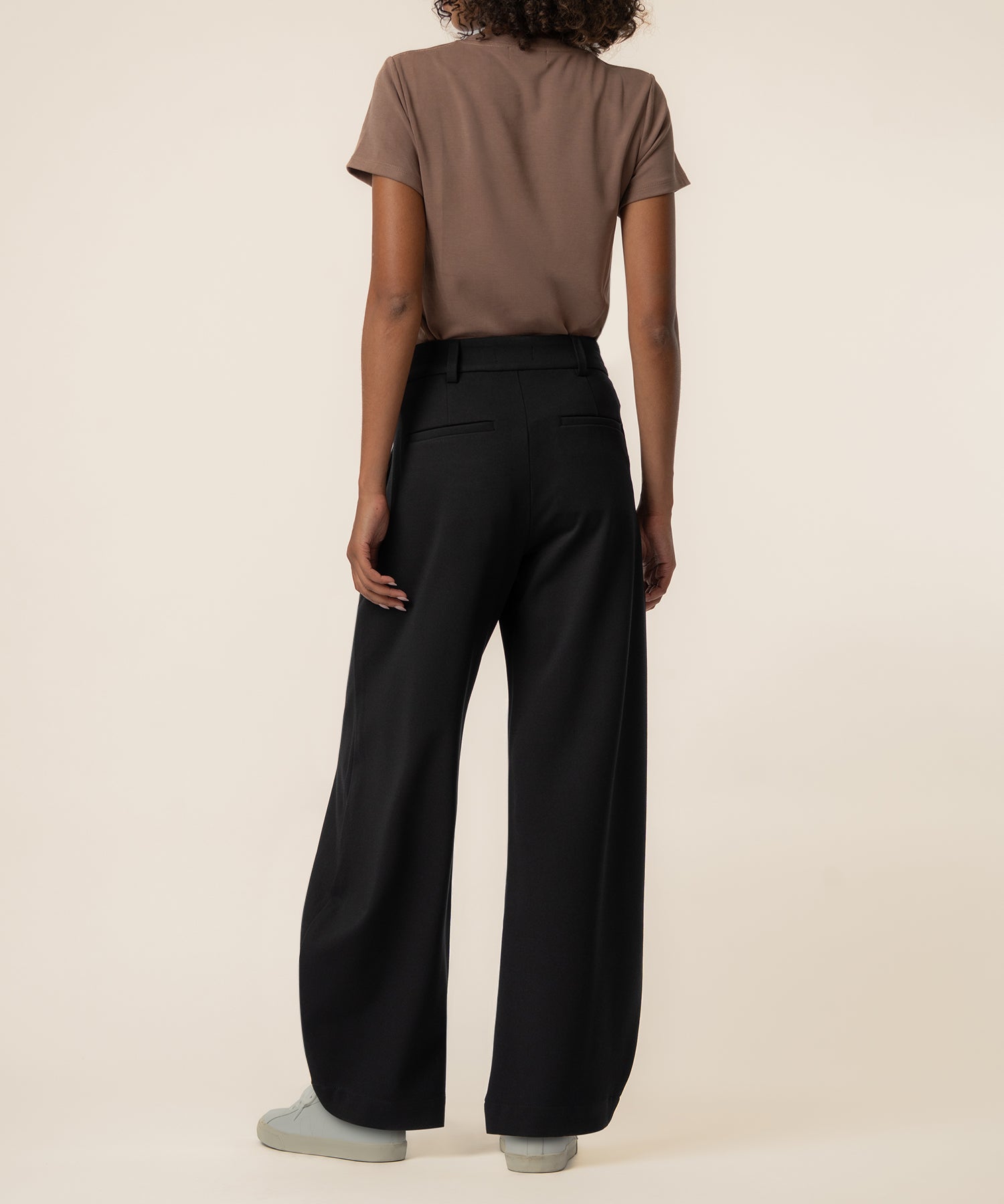 Shaya High Rise Balloon Pant, Exclusive in Black