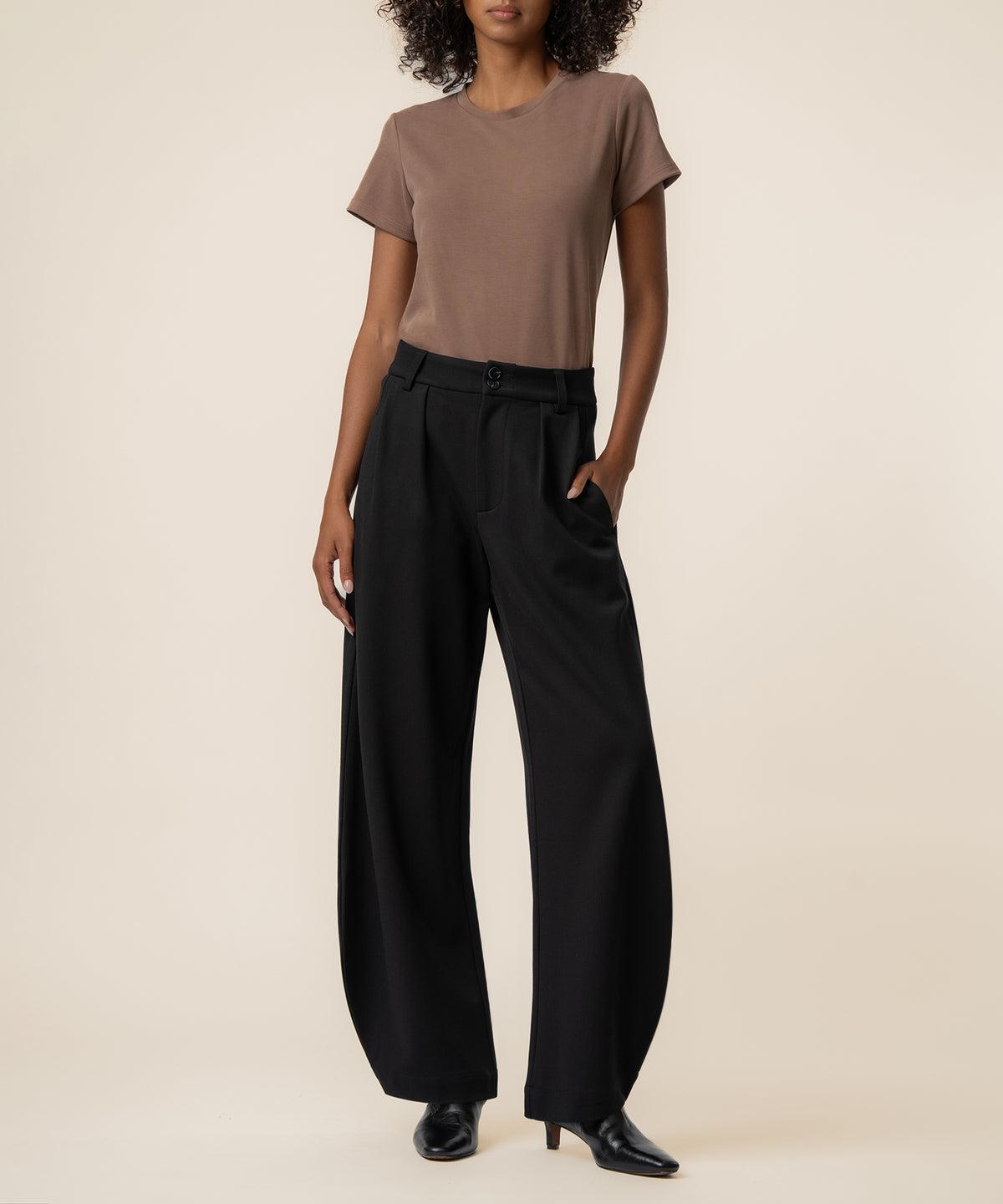 Shaya High Rise Balloon Pant, Exclusive in Black