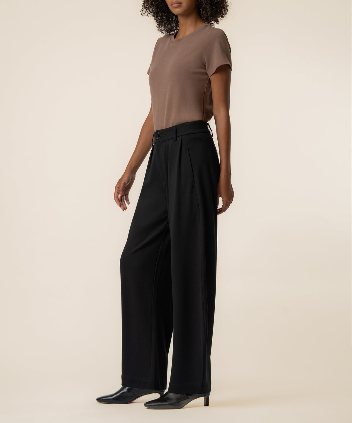 Shaya High Rise Balloon Pant, Exclusive in Black