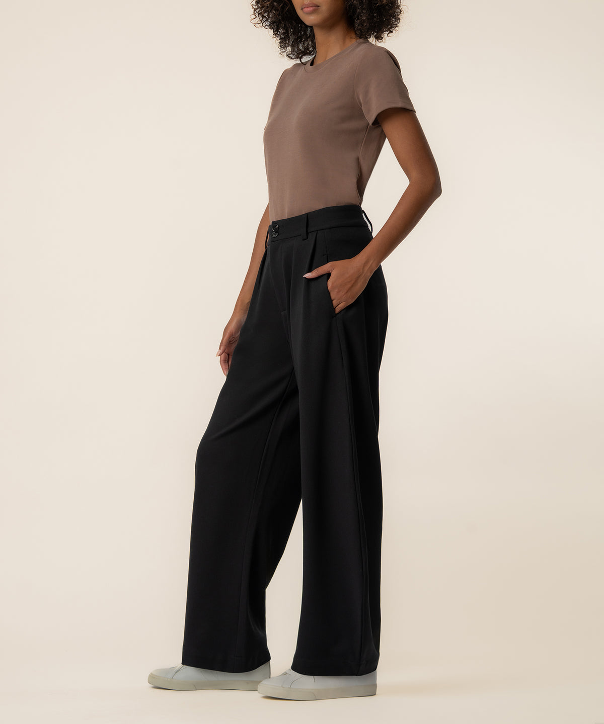 Shaya High Rise Balloon Pant, Exclusive in Black