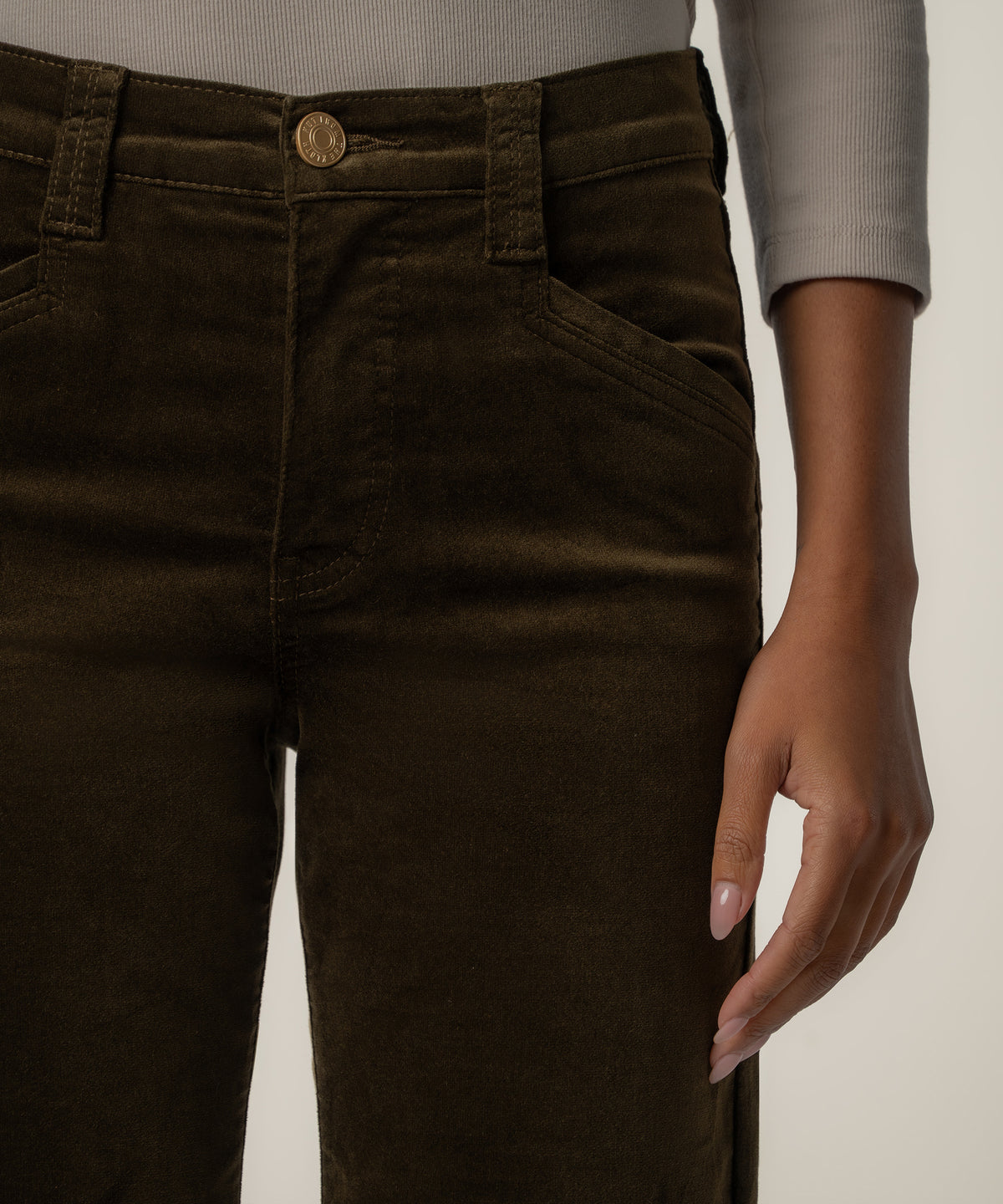 Avery Velveteen High Rise Straight Leg in Tobacco