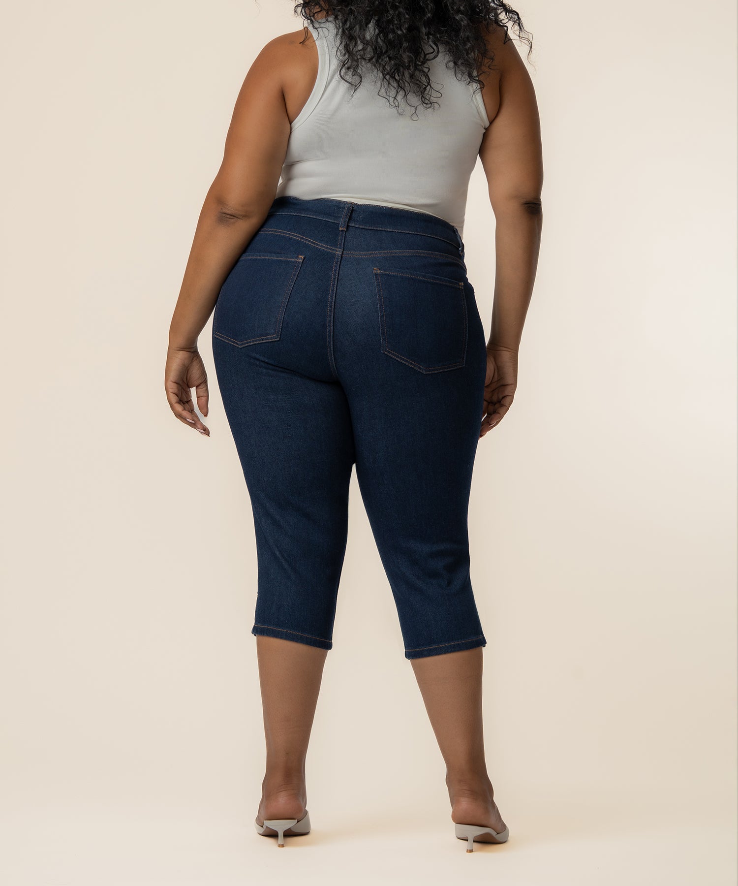 Gigi High Rise Capri, Plus in Sketch Wash