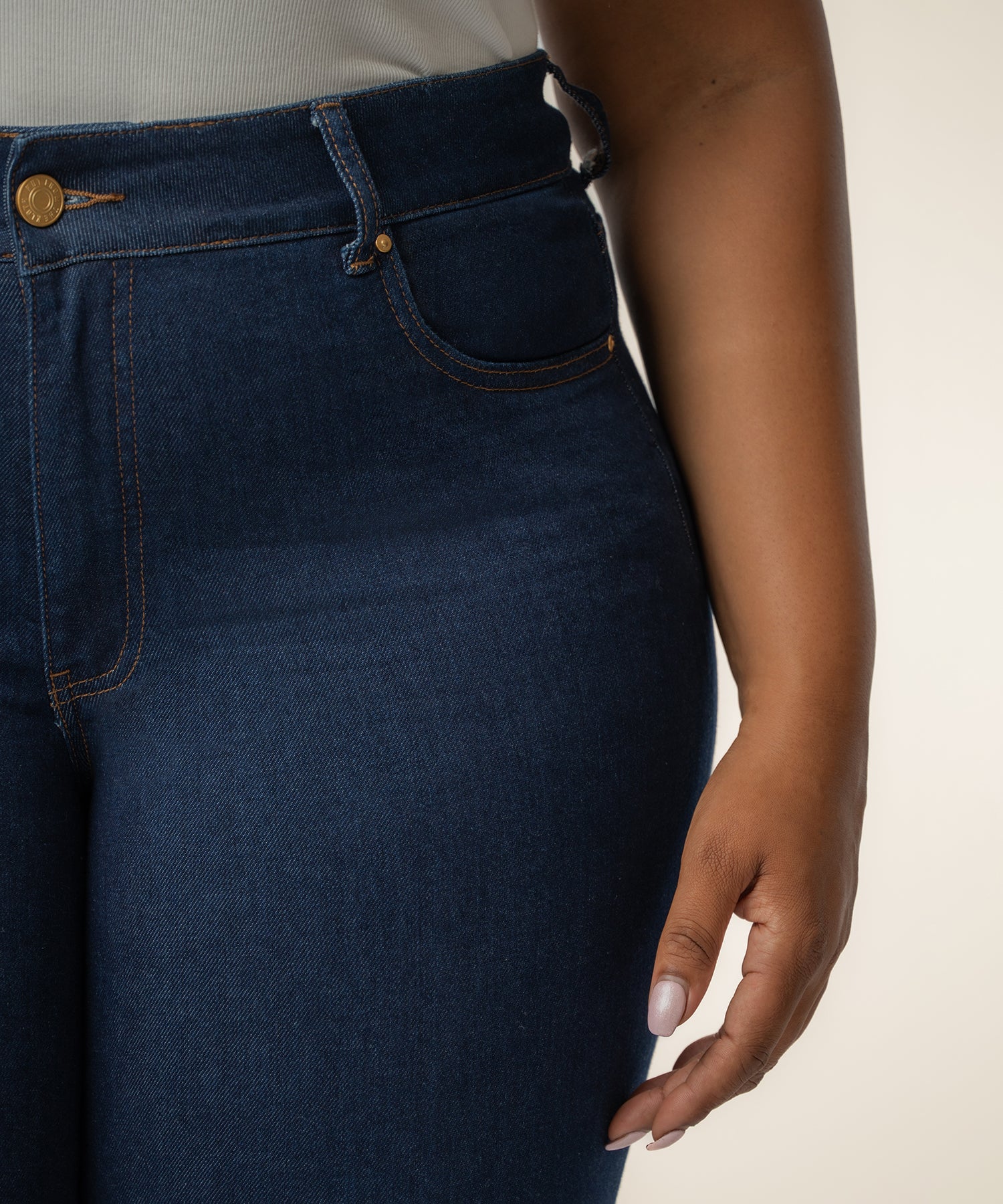 Gigi High Rise Capri, Plus in Sketch Wash