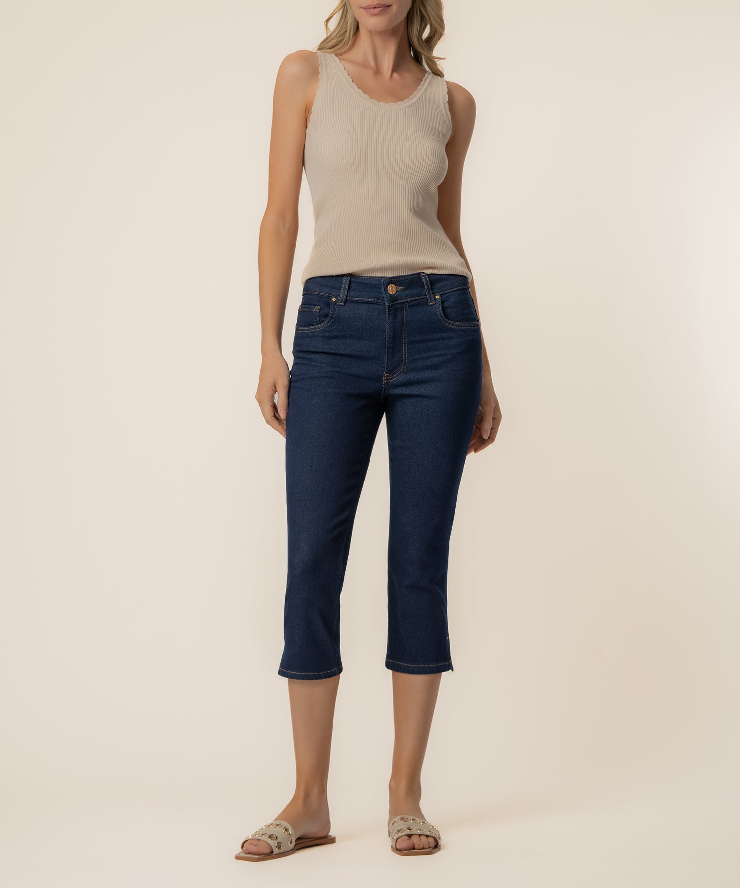 Gigi High Rise Capri, Petite in Sketch Wash