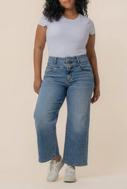Charlotte High Rise Wide Leg, Plus in Synergy Wash