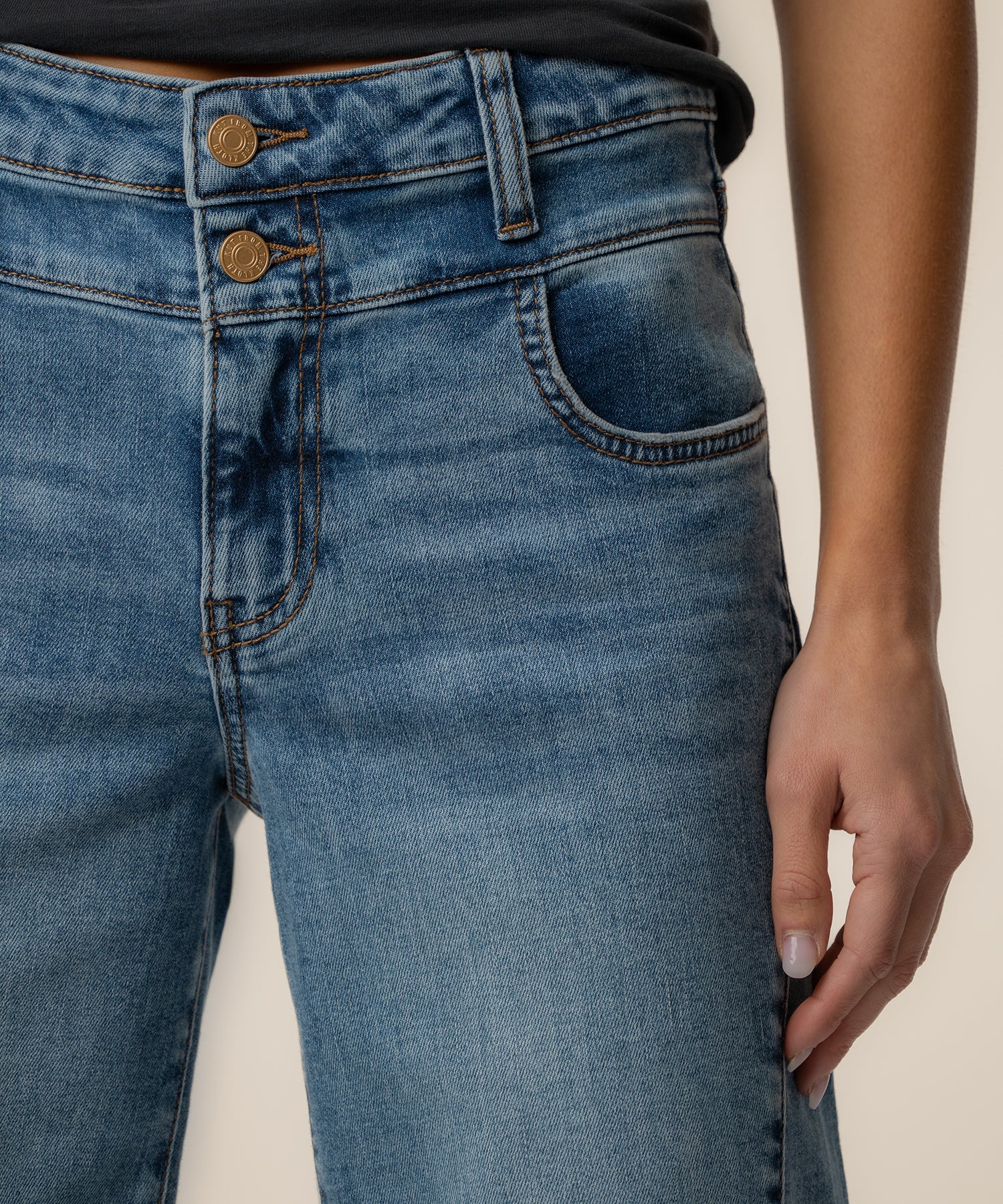 Charlotte High Rise Wide Leg, Long Inseam in Synergy Wash - Kut