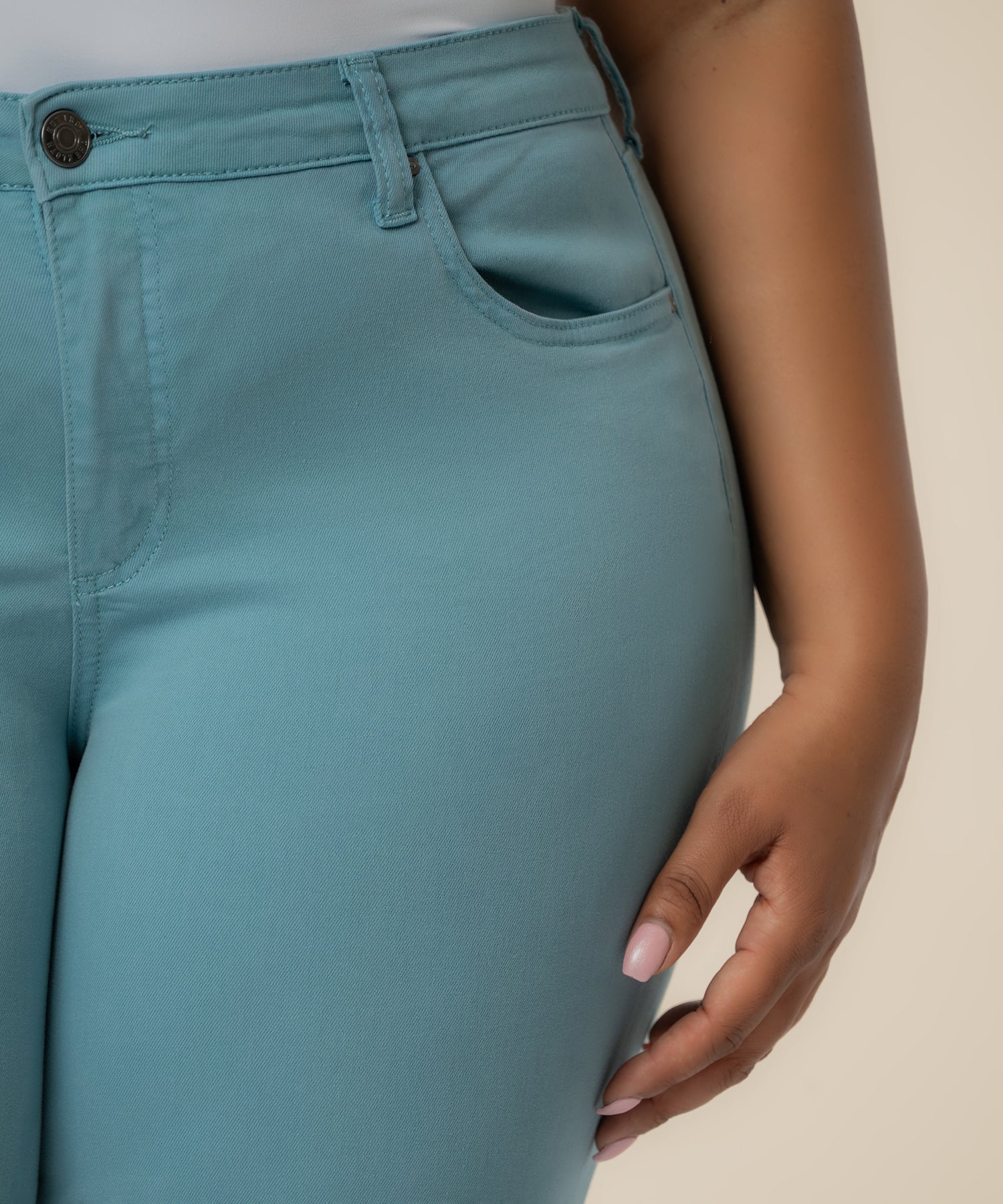 Amy Mid Rise Crop Straight Leg, Plus in Cyan
