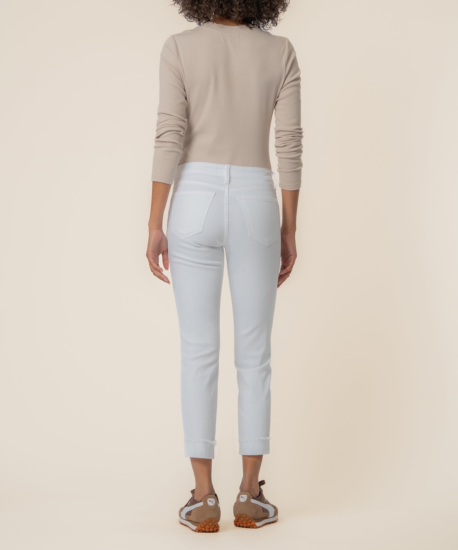 Amy Mid Rise Crop Straight Leg in Optic White