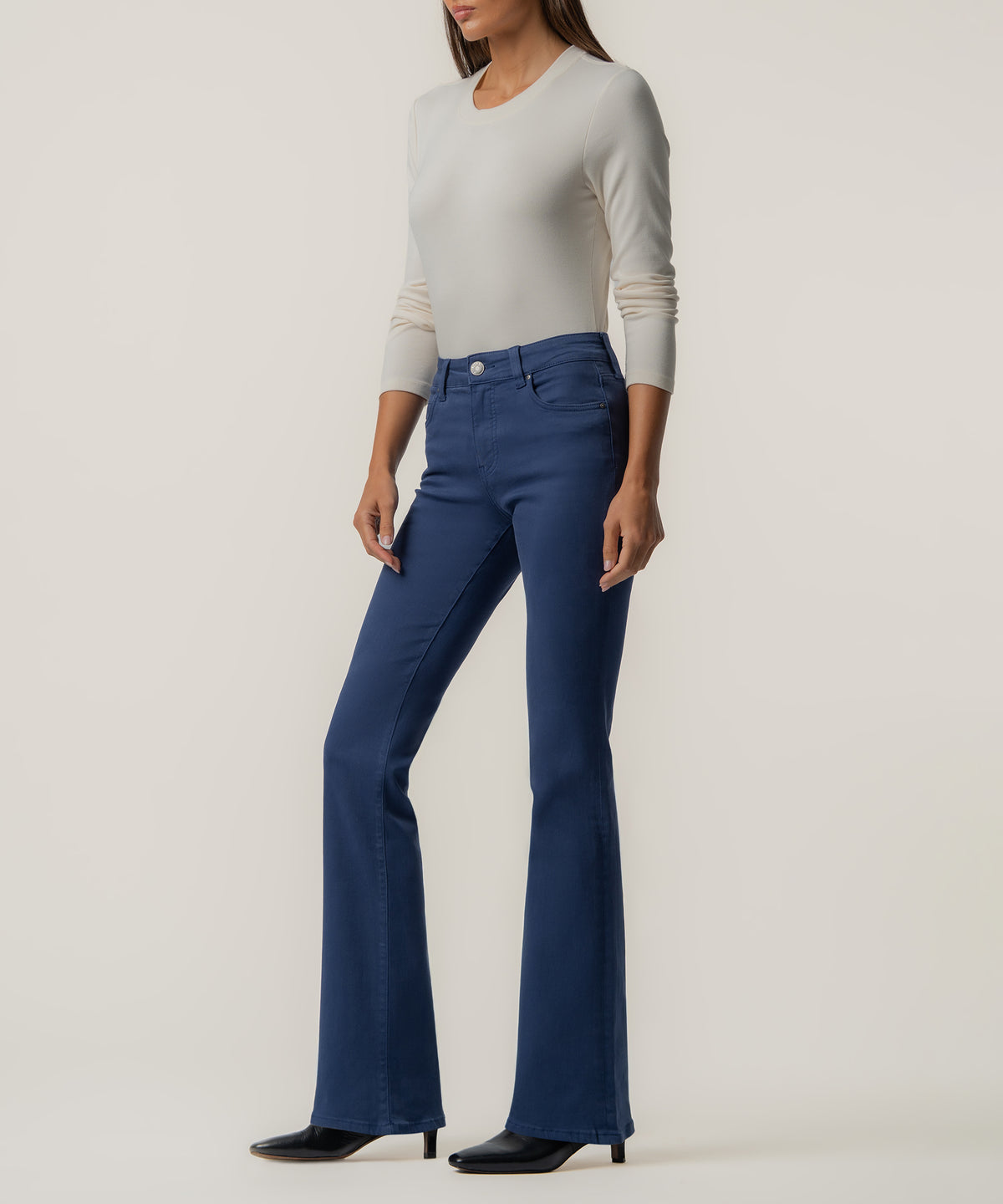 Natalie Mid Rise Bootcut Petite, Exclusive in Angel Blue