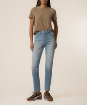 Rachael High Rise Mom Jean in Performance Wash