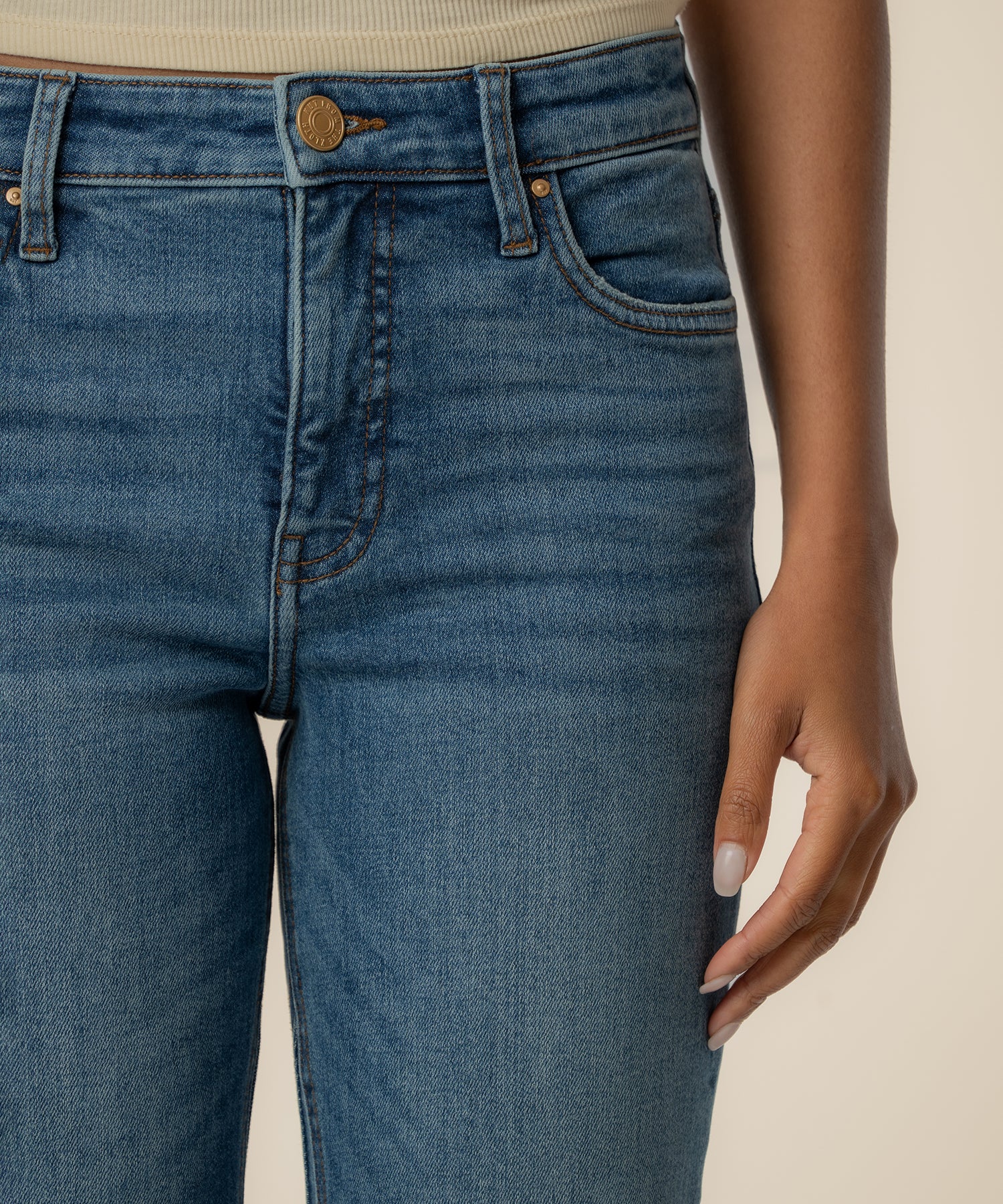 Kelsey High Rise Ankle Flare in Wonderful Wash