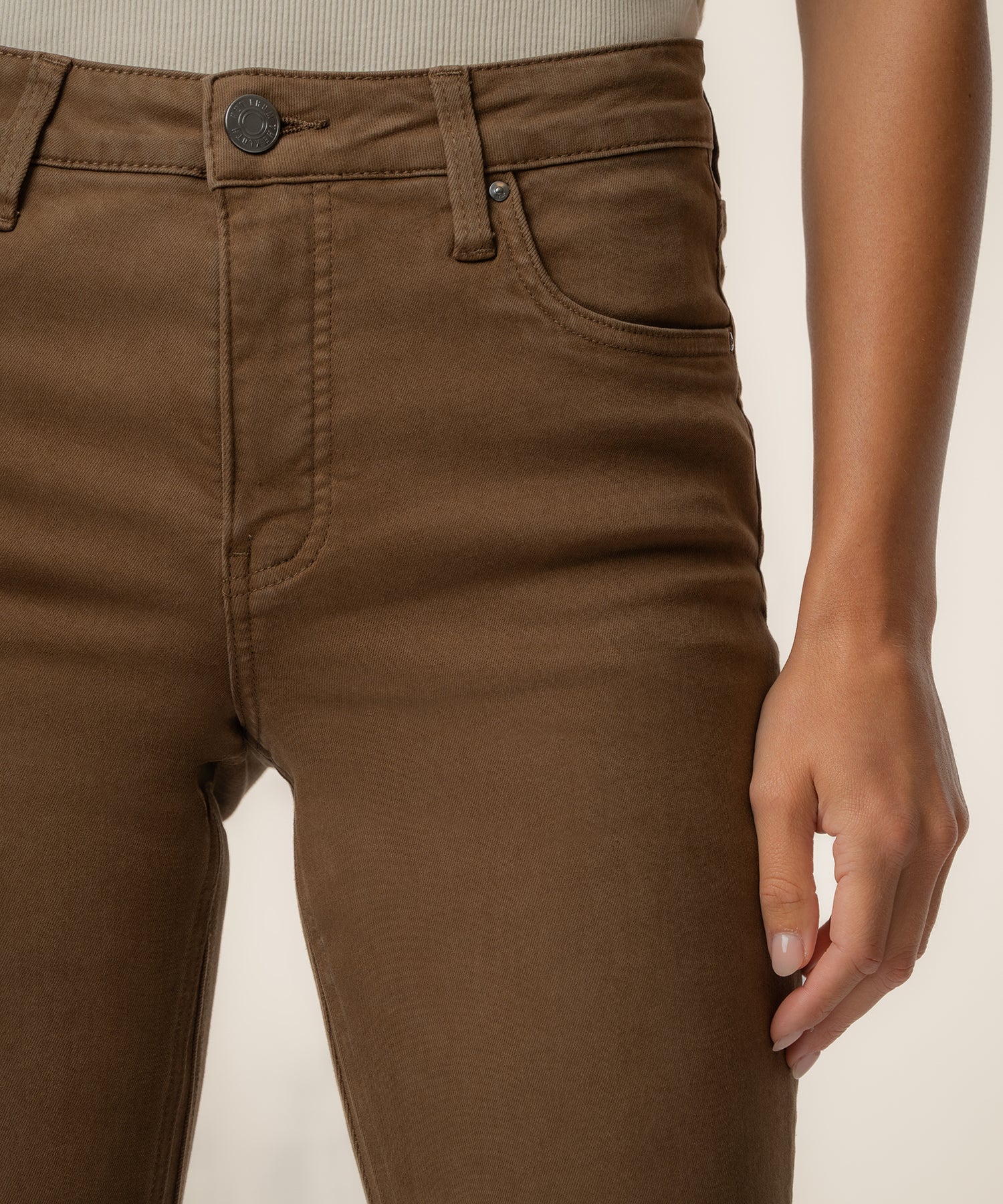 Kelsey High Rise Ankle Flare in Pecan