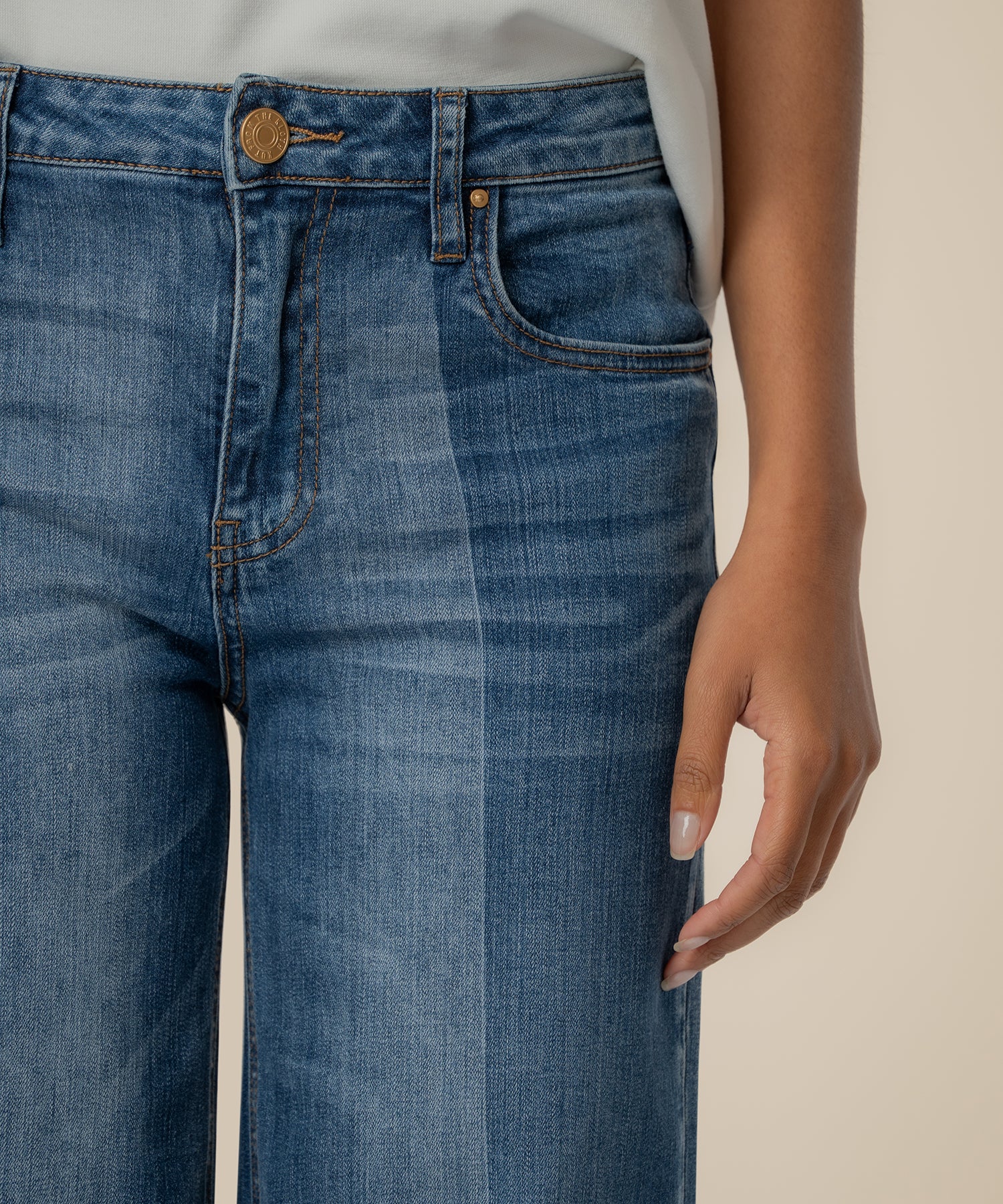 Jean High Rise Wide Leg in Shiny Wash