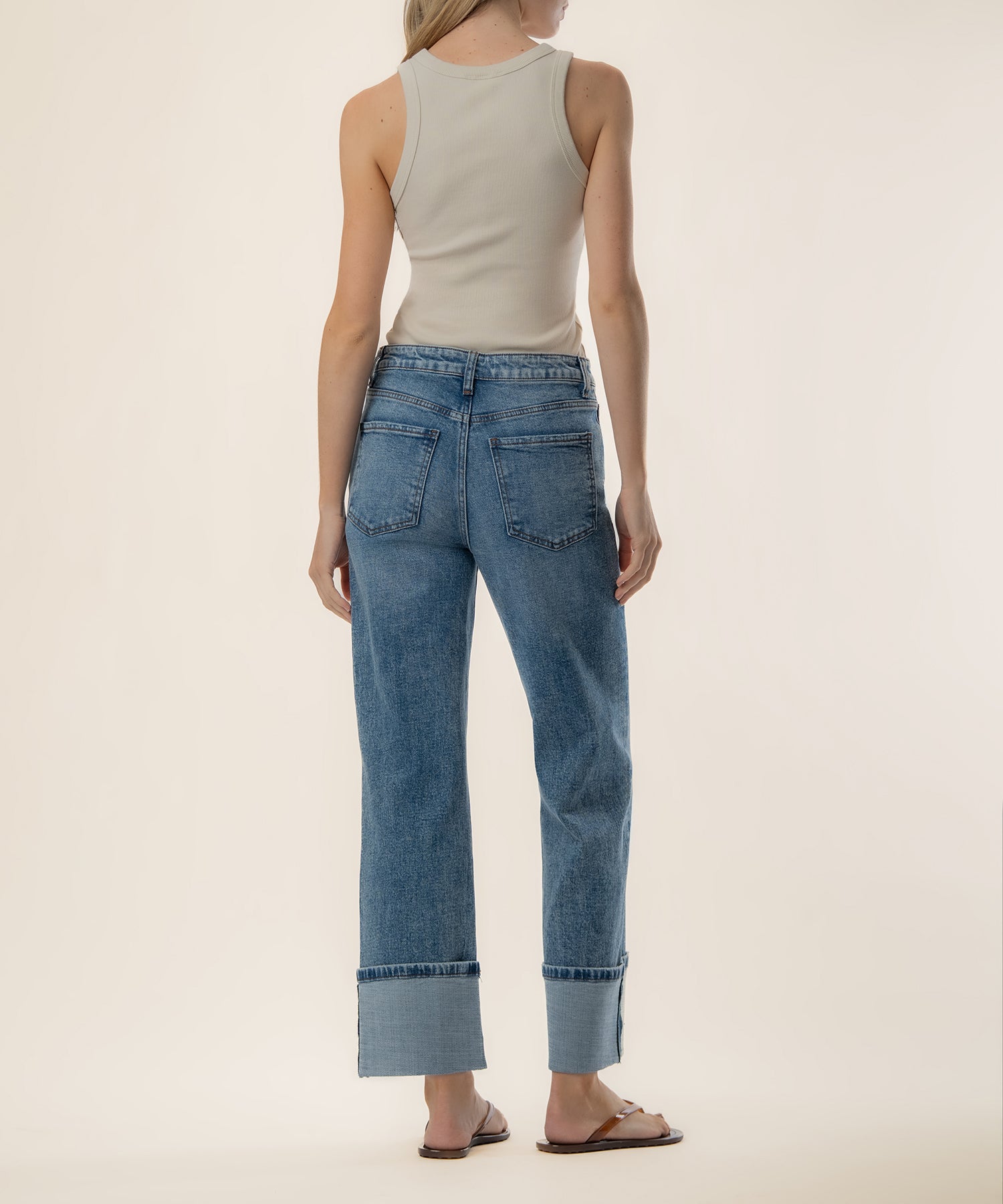 Sienna High Rise Straight Leg in Popular Wash