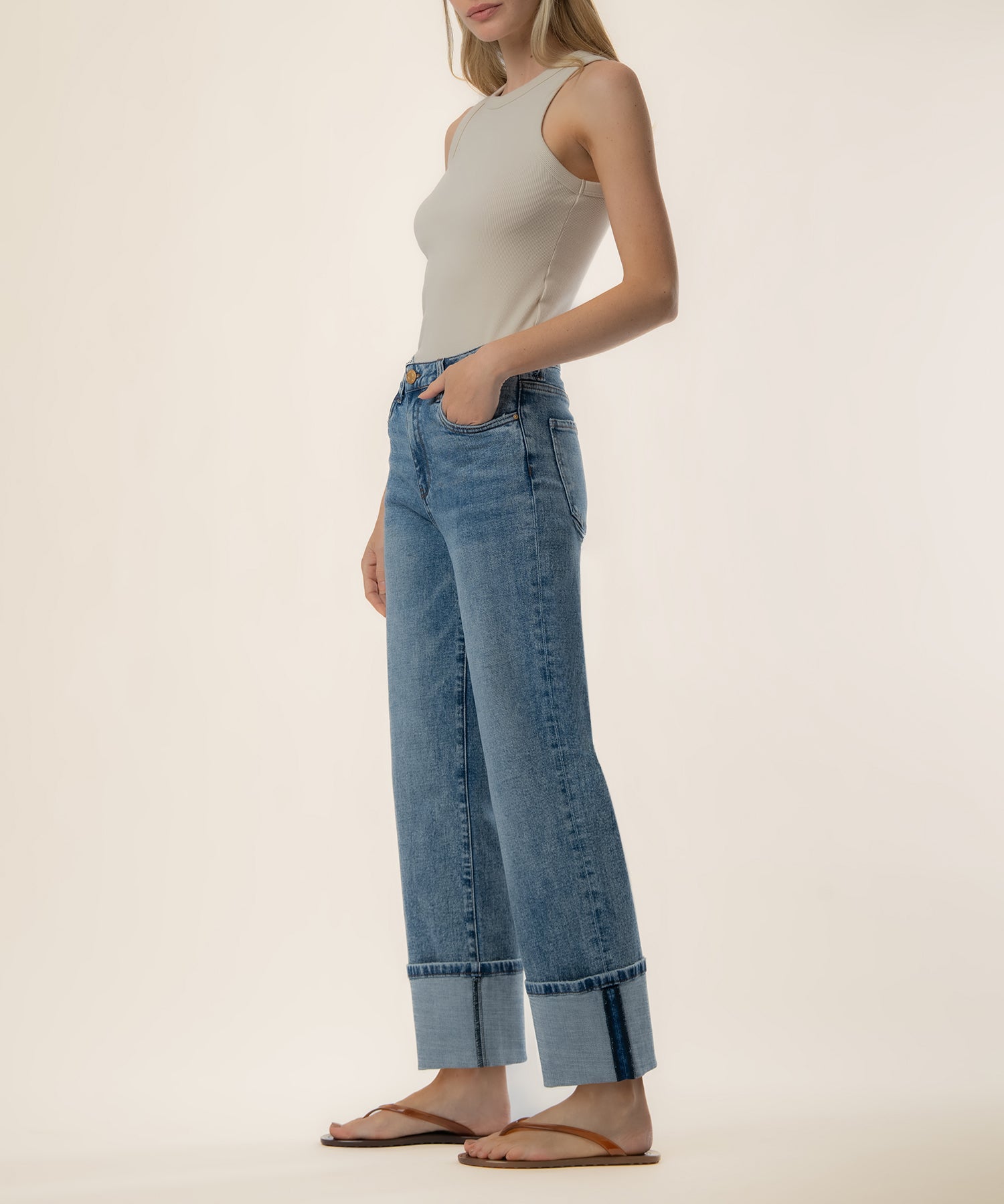 Sienna High Rise Straight Leg in Popular Wash