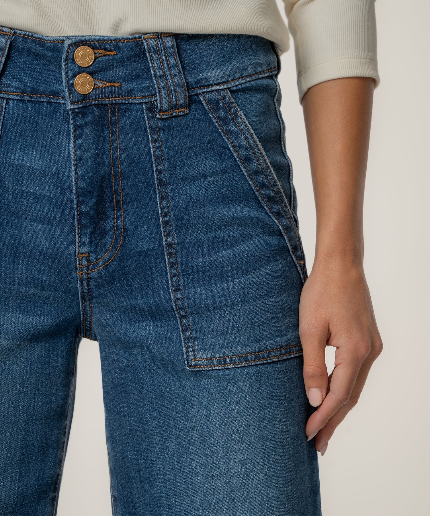 Jodi High Rise Straight Leg in Humanitarian Wash