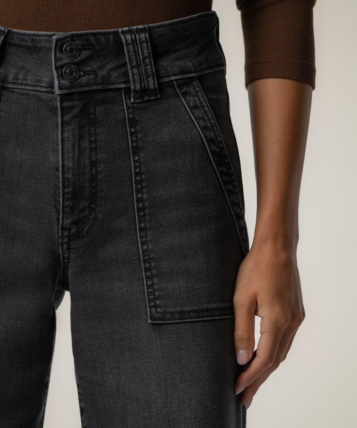 Jodi High Rise Straight Leg in Innocently Wash
