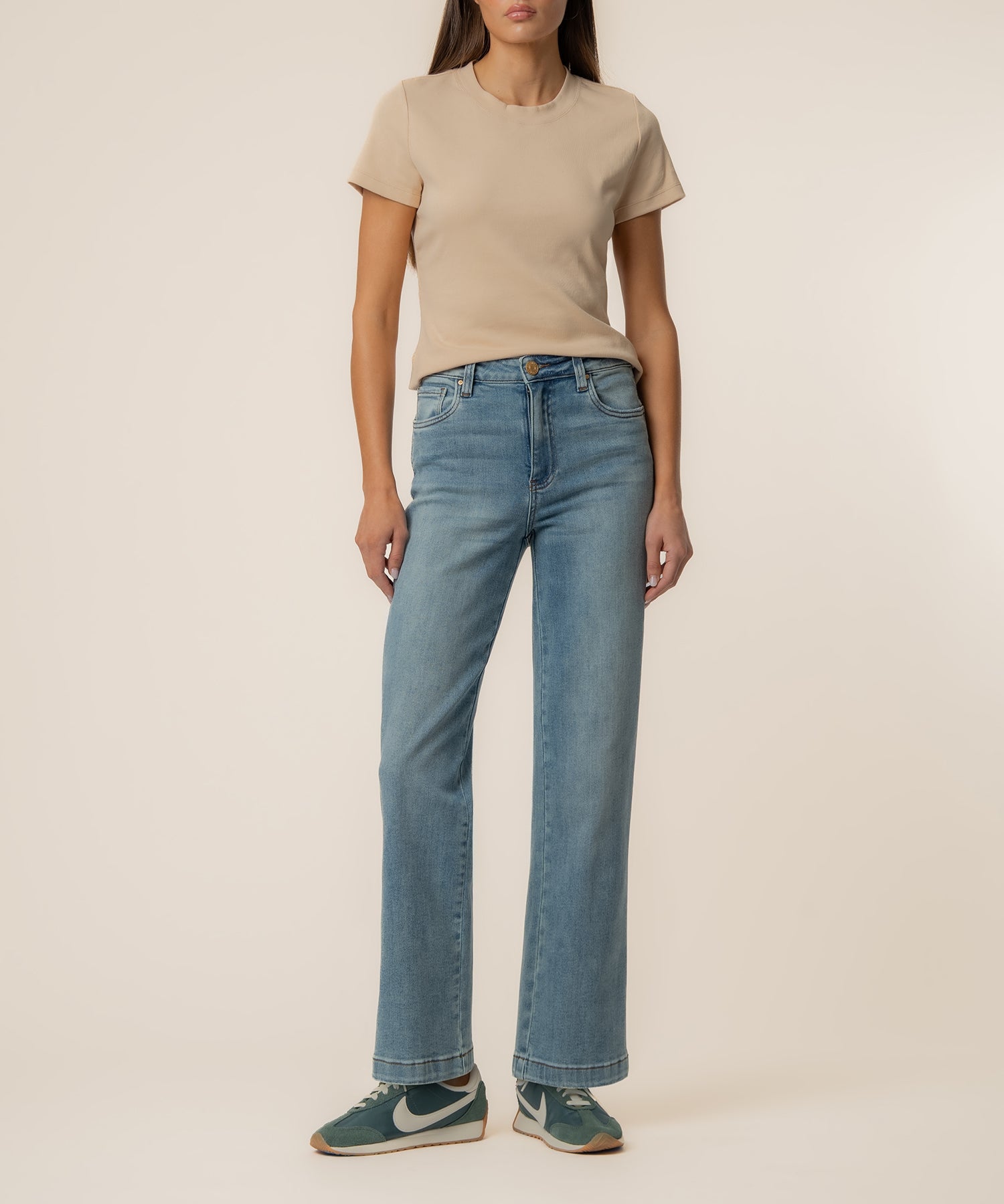 Pattie High Rise Straight Leg in Outstanding Wash