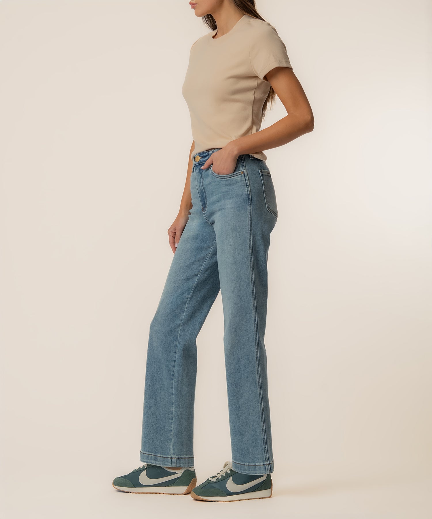 Pattie High Rise Straight Leg in Outstanding Wash