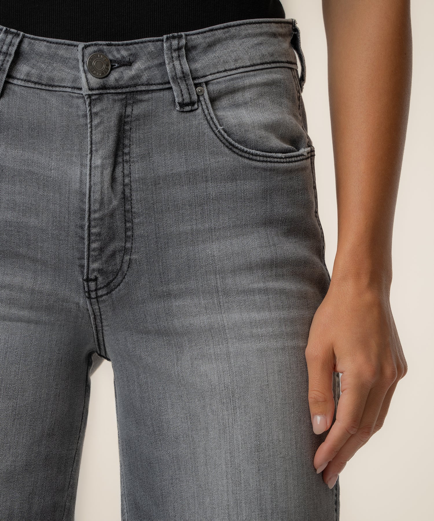 Pattie High Rise Straight Leg, Exclusive in Drafted Wash