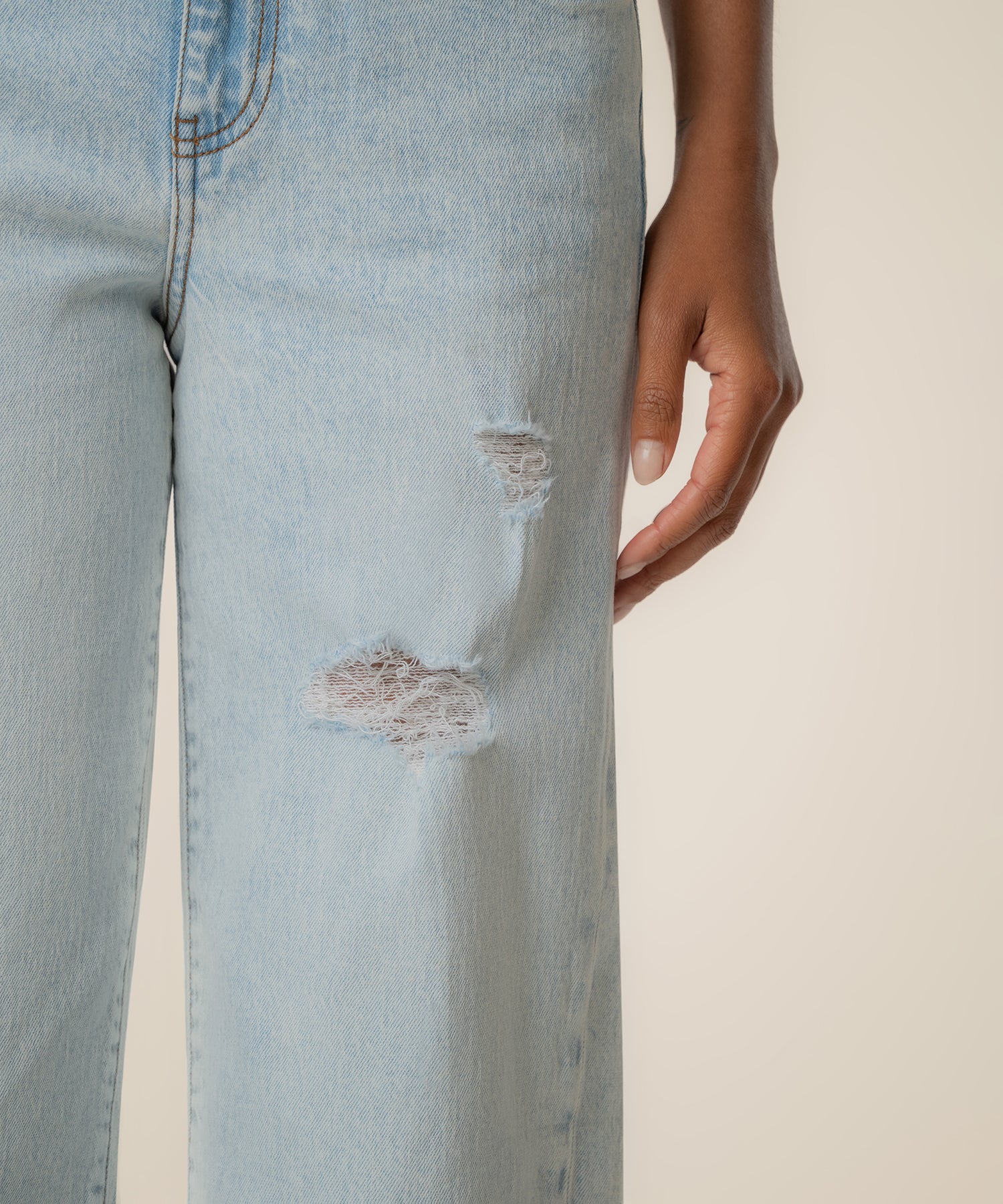 Gwen High Rise Wide Leg in Care Wash