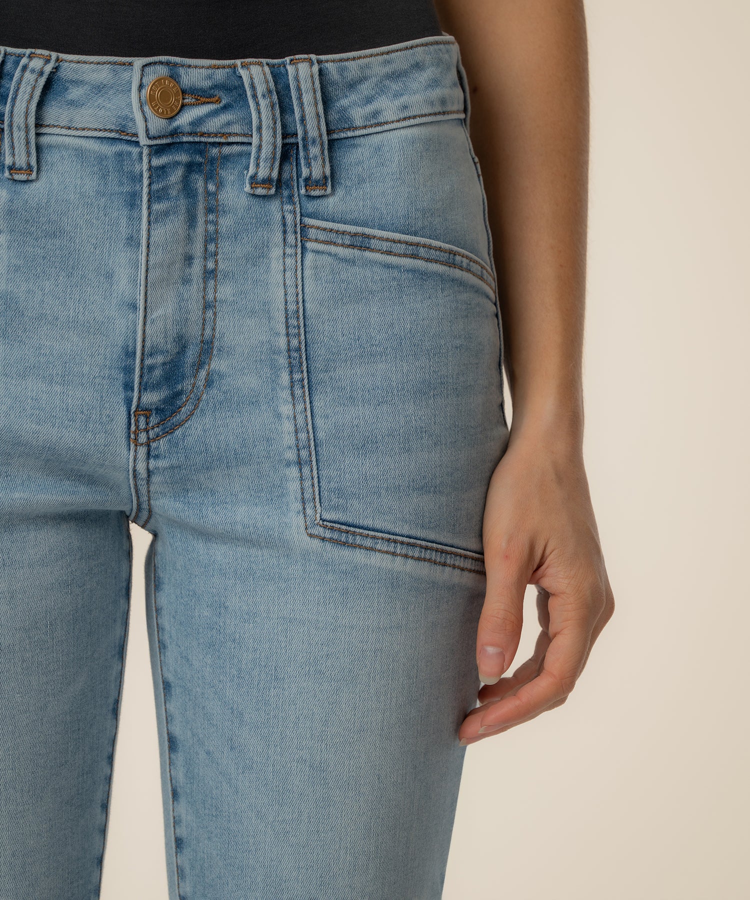 Kelsey High Rise Ankle Flare in Cure Wash