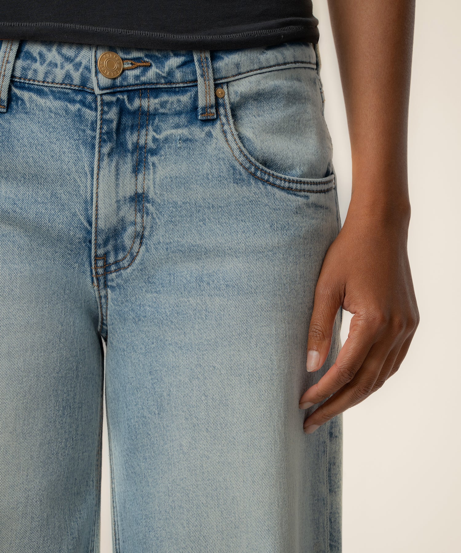 Selena Baggy Low Rise Straight Leg in Enthusiastic Wash