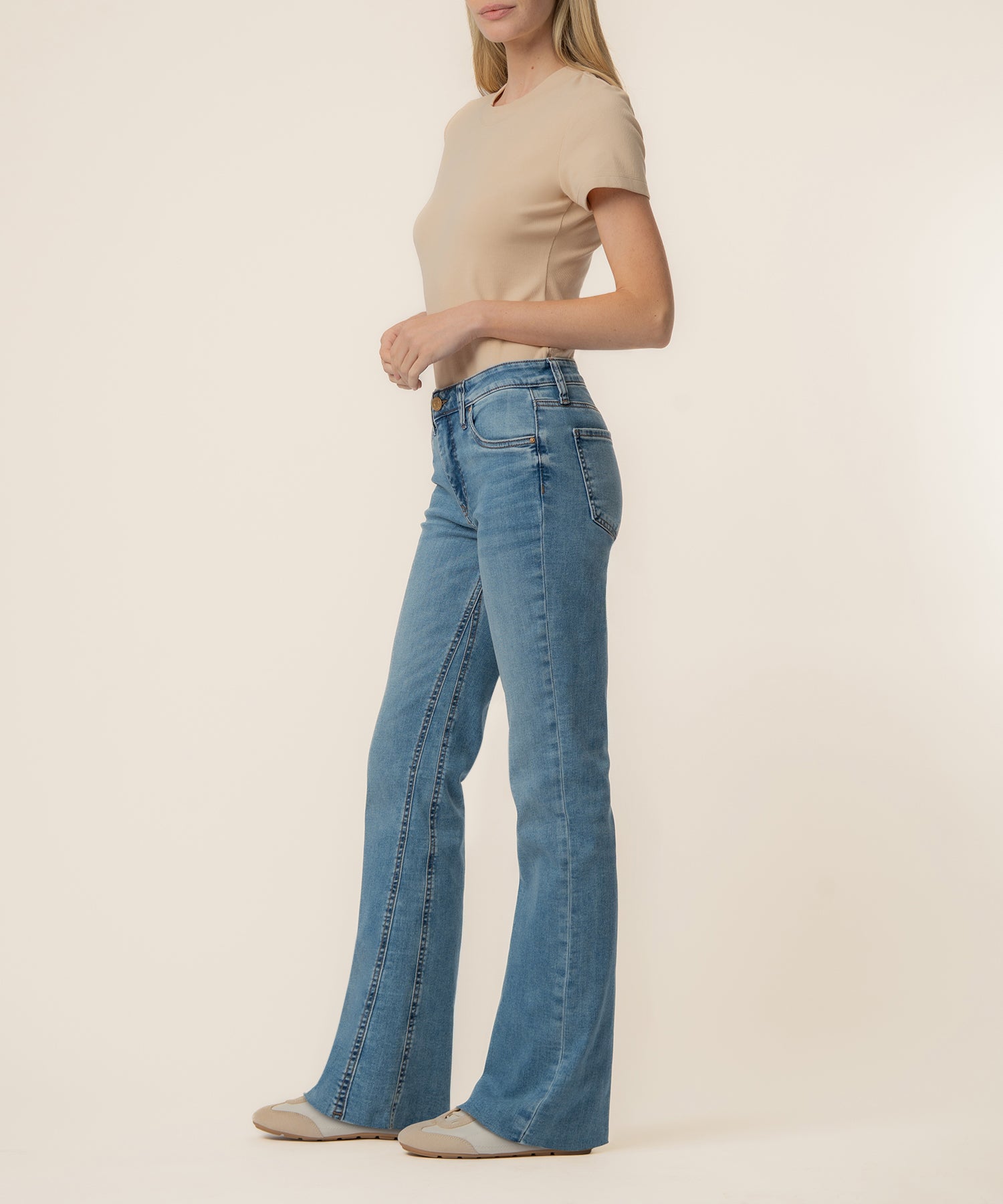 Kelly High Rise Flare, Petite in Legend Wash