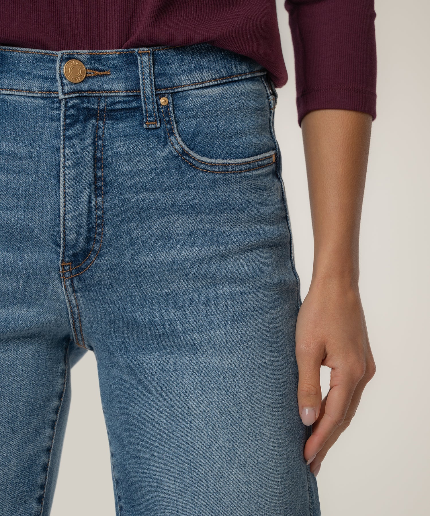 Avery High Rise Straight Leg, Petite in Building Wash