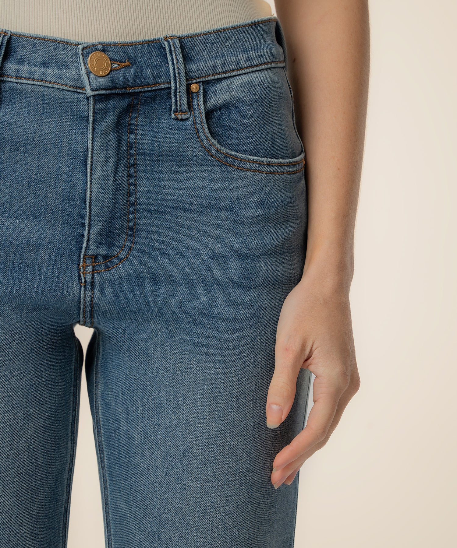 Blair High Rise Straight Leg in Thrive Wash