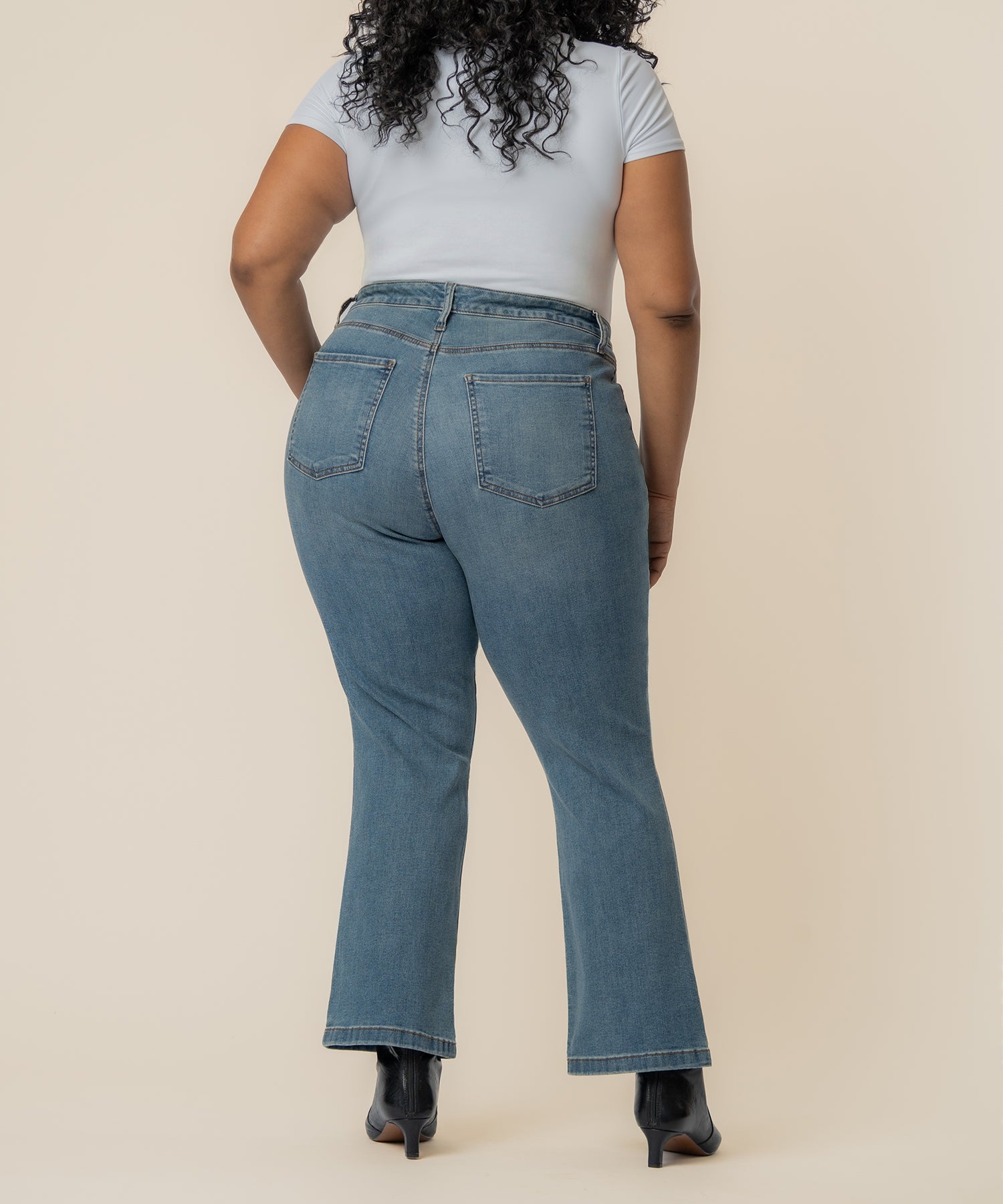 Kelsey High Rise Ankle Flare, Plus in Articulated Wash