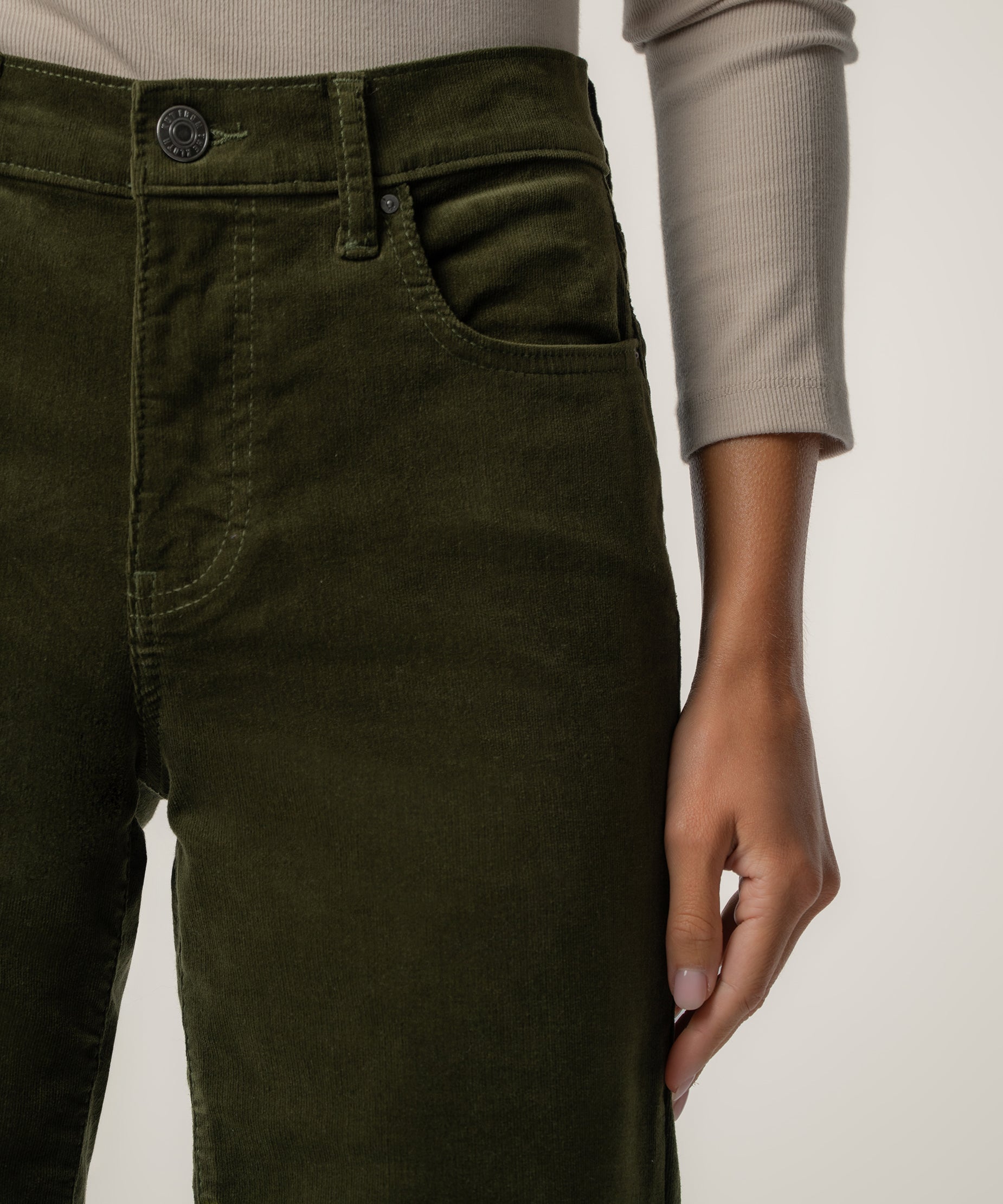 Avery Corduroy High Rise Straight in Tuscan Olive