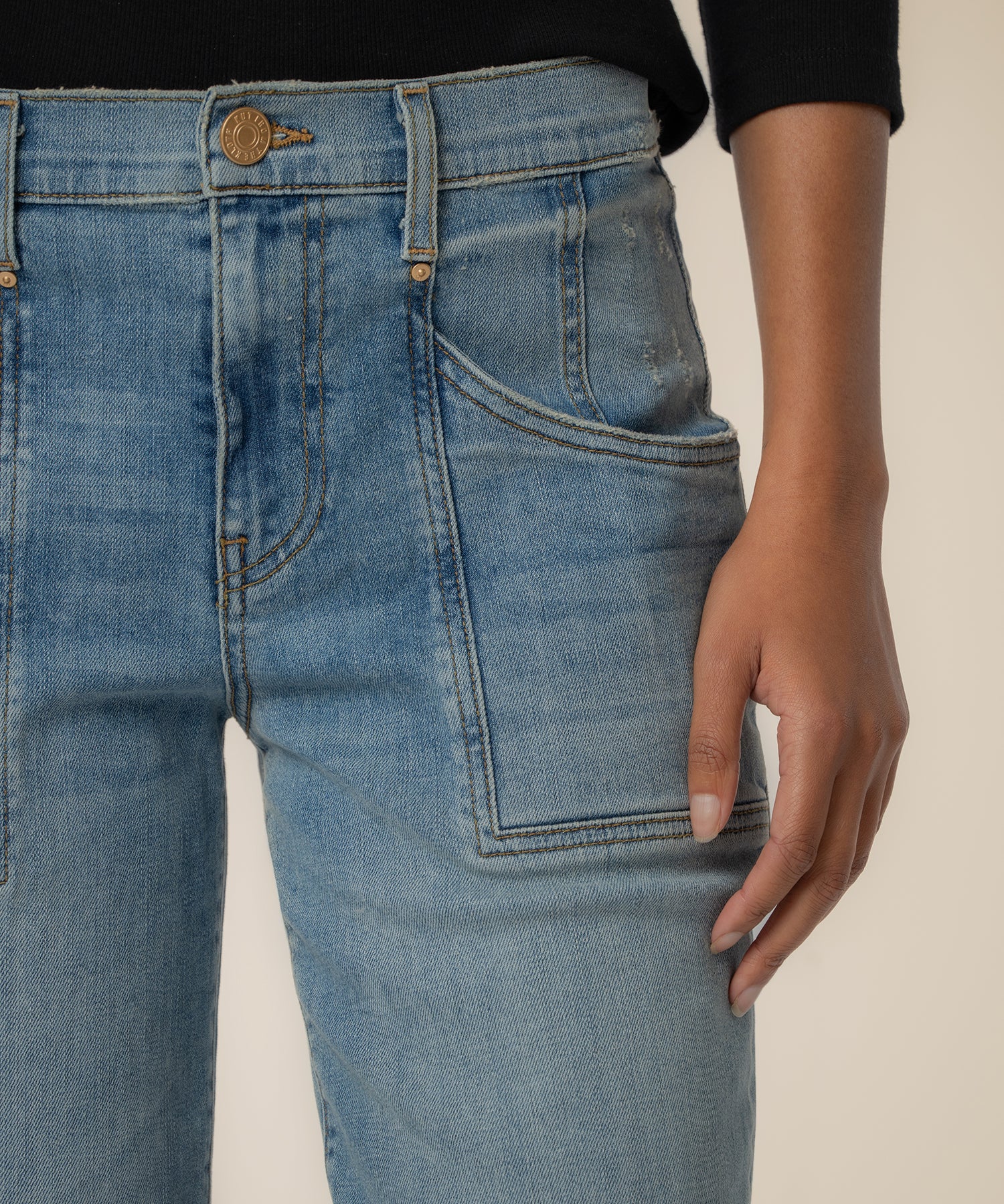 Avery High Rise Straight Leg, Exclusive in Refresh Wash