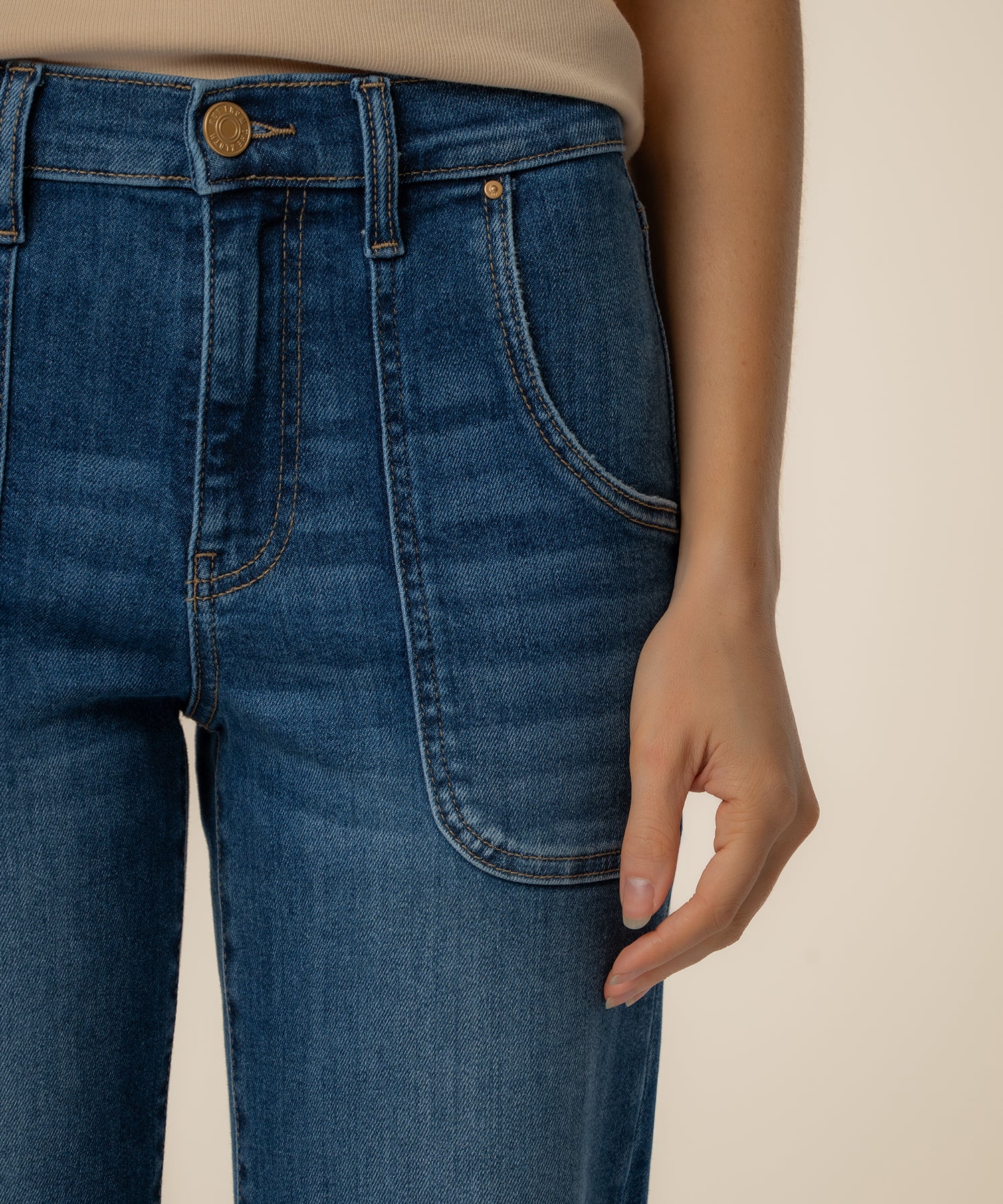 Avery High Rise Straight Leg, Exclusive in Fortune Wash