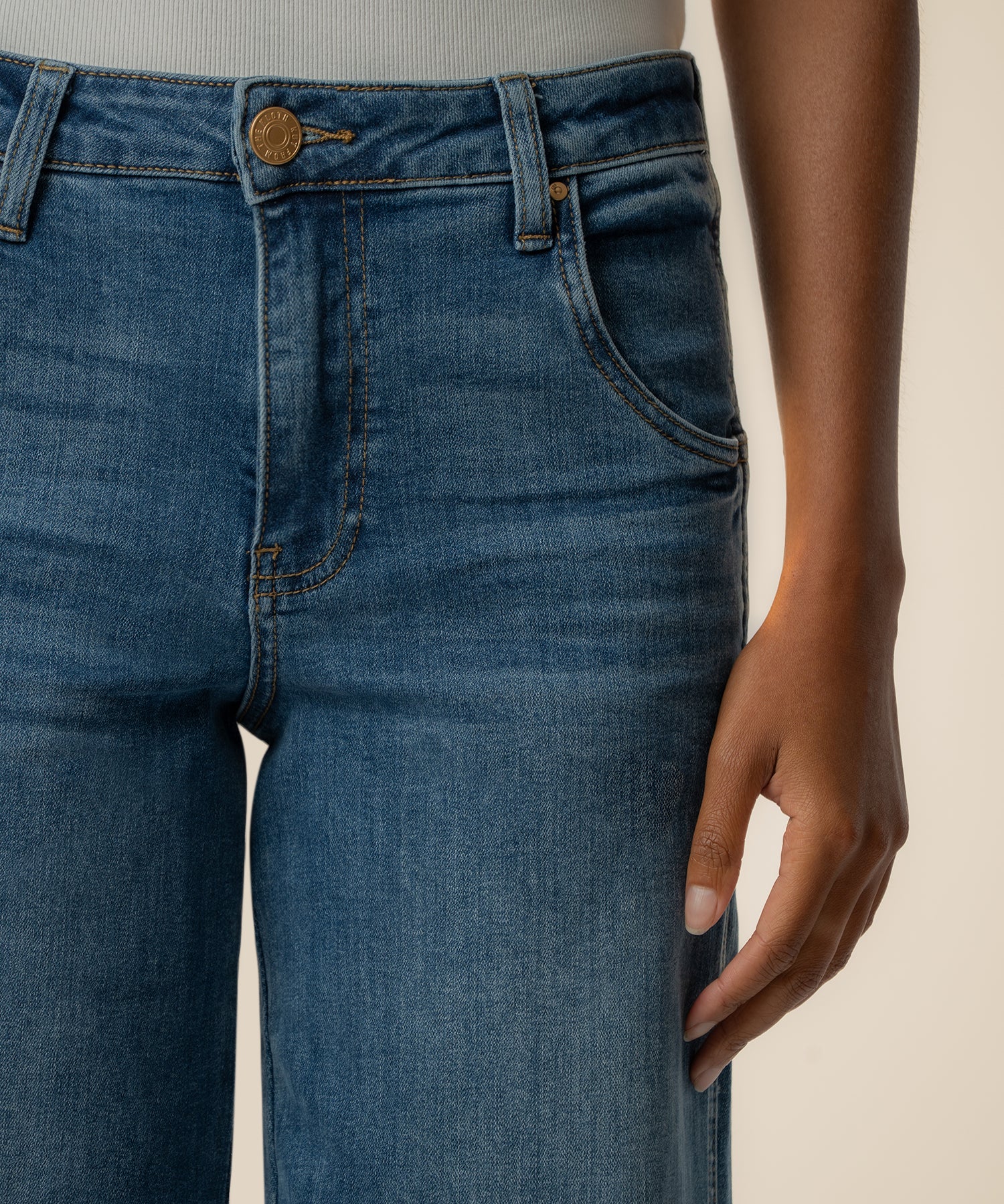 Jean High Rise Wide Leg, Petite in Incandescent Wash