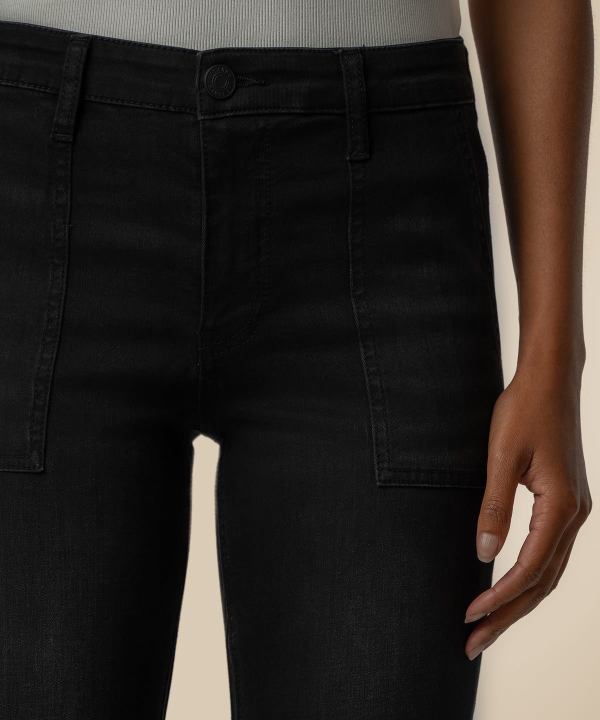 Kelsey High Rise Ankle Flare in Portrait Wash