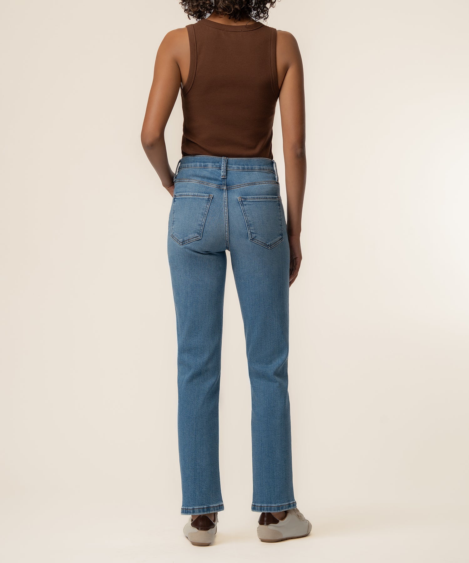 Blair High Rise Straight Leg in Exhibiting Wash
