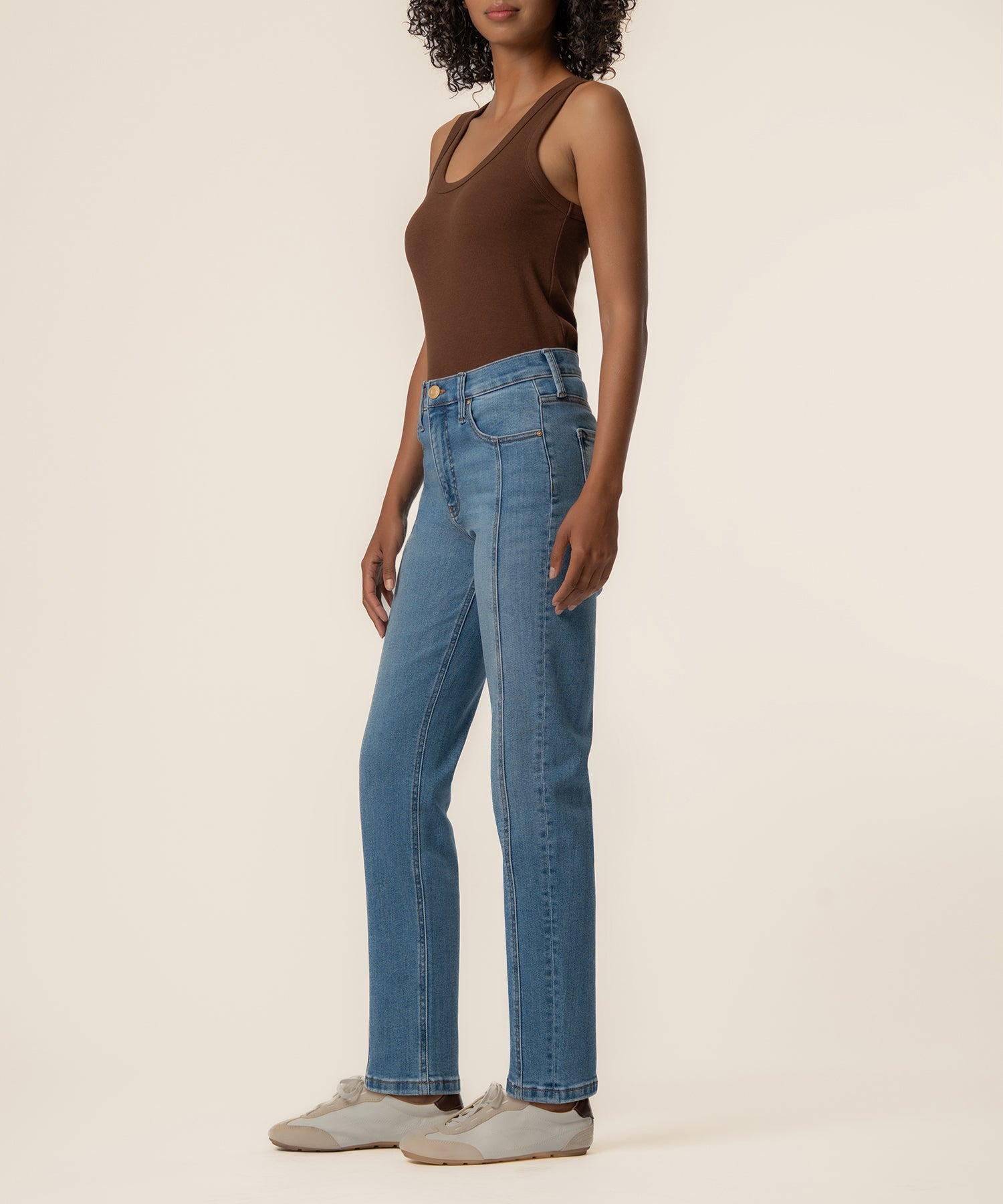 Blair High Rise Straight Leg in Exhibiting Wash