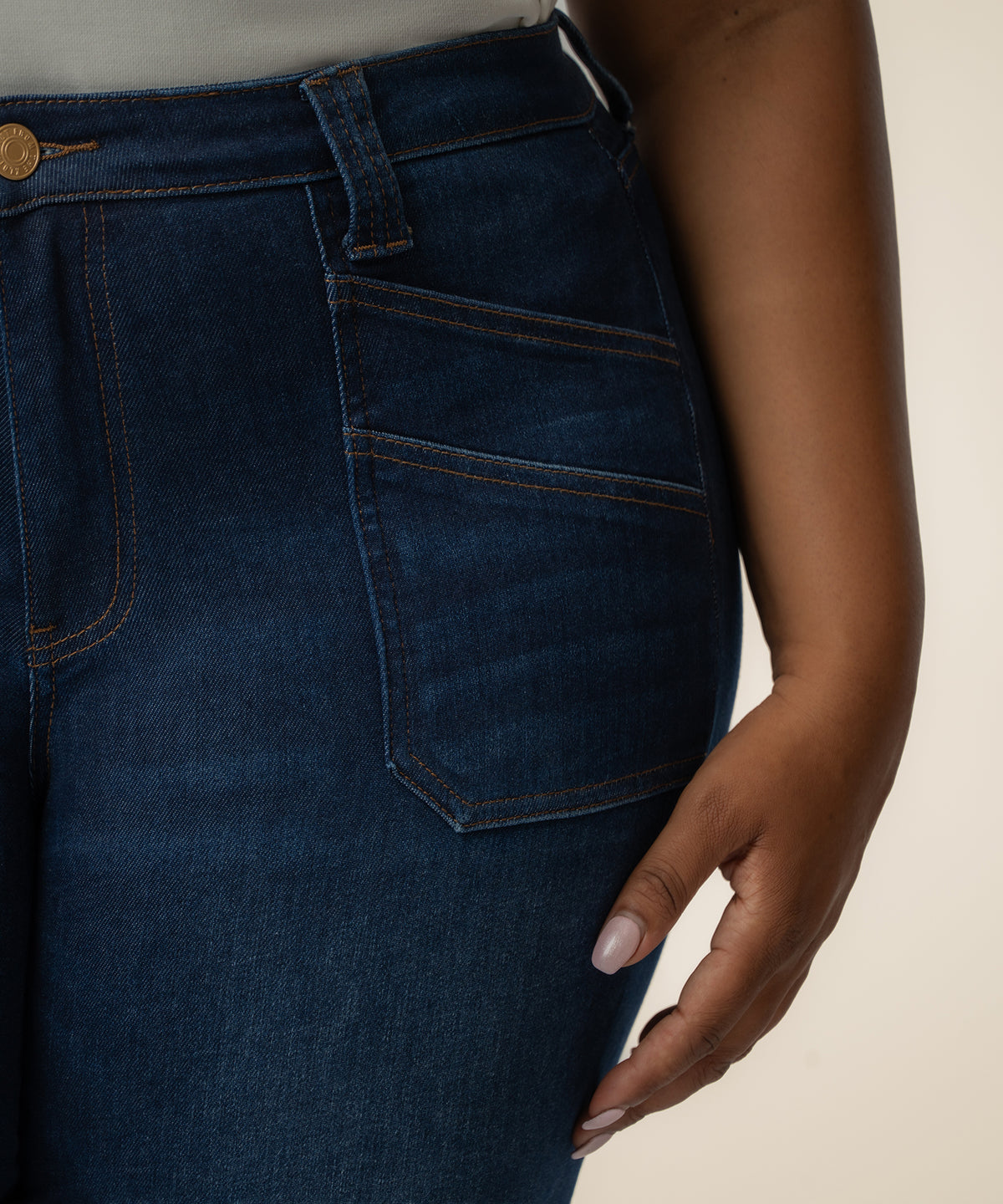 Kelsey High Rise Flare, Plus in Involve Wash