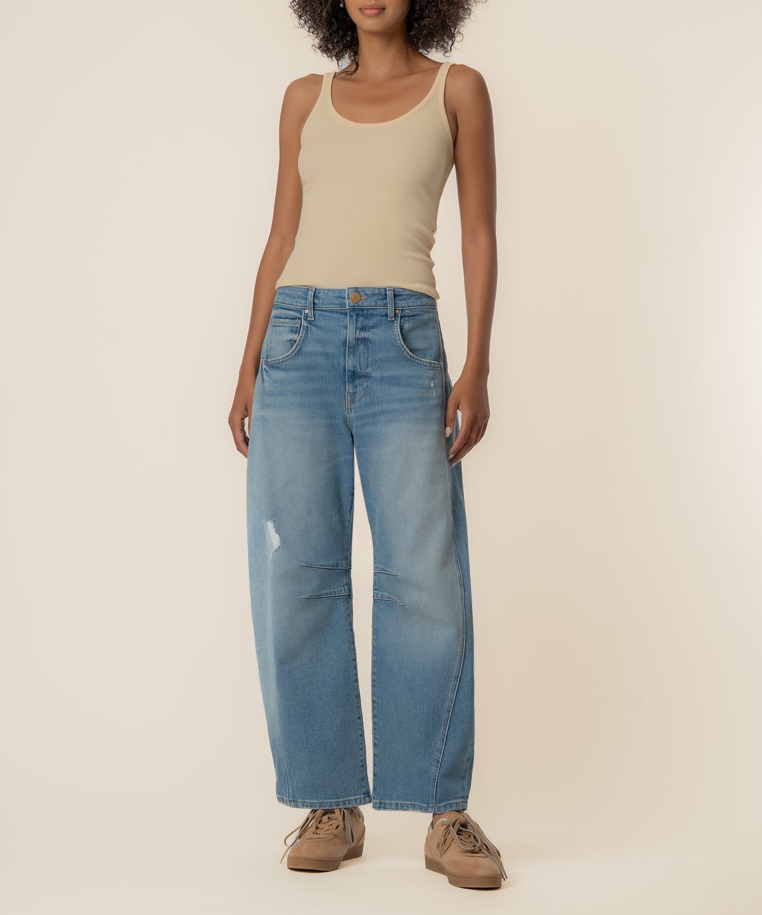 Ashlyn Horseshoe Barrel Leg, Exclusive