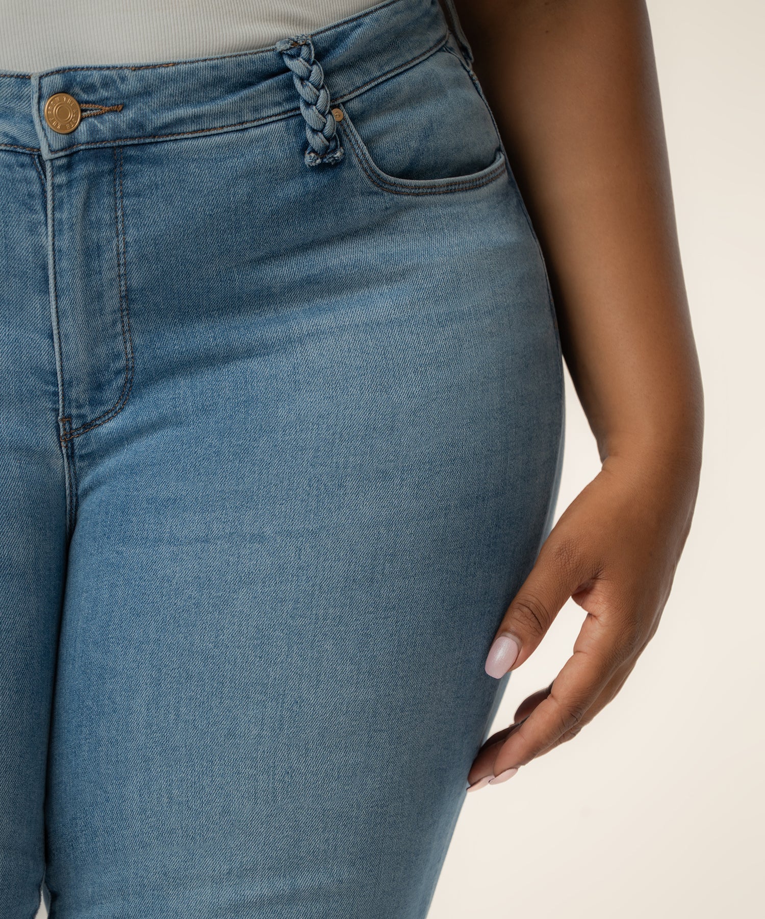 Natalie High Rise Boot Cut, Plus in Loyal Wash