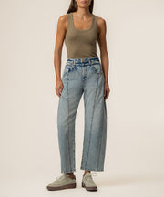 Ashlyn High Rise Horseshoe Barrel Leg, Exclusive in Joyous Wash