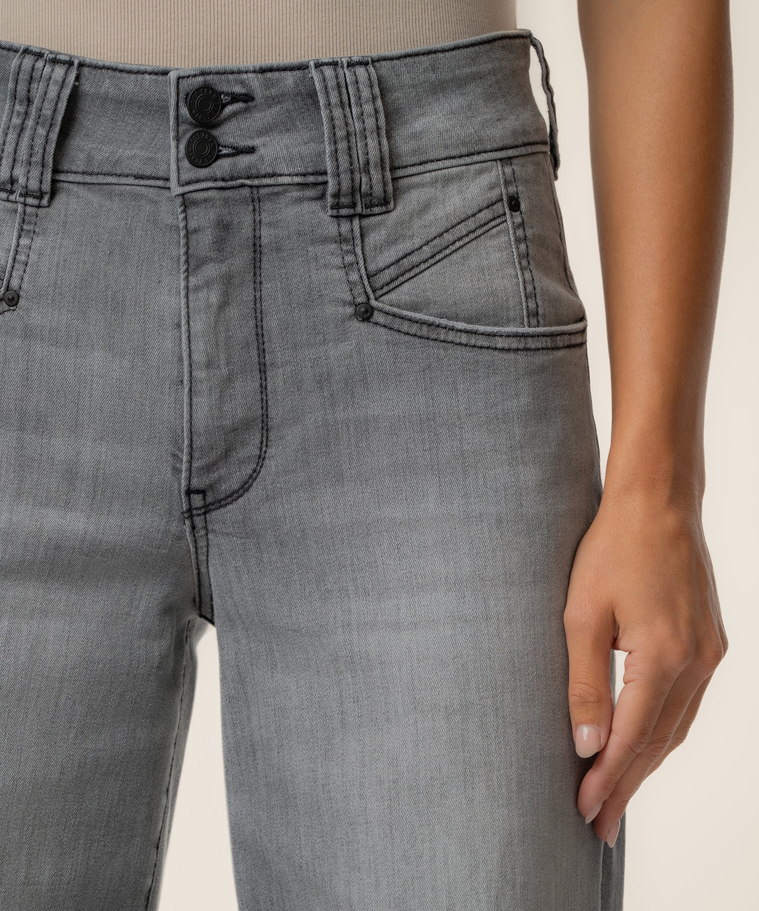 Jodi High Rise Straight Leg, Exclusive in Appraise Wash